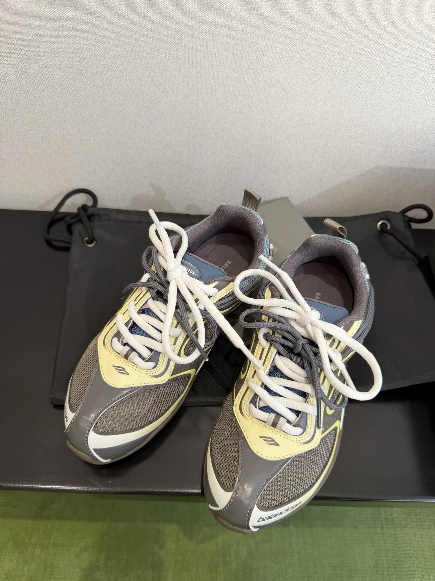 Кроссовки Женские Balenciaga 11911496