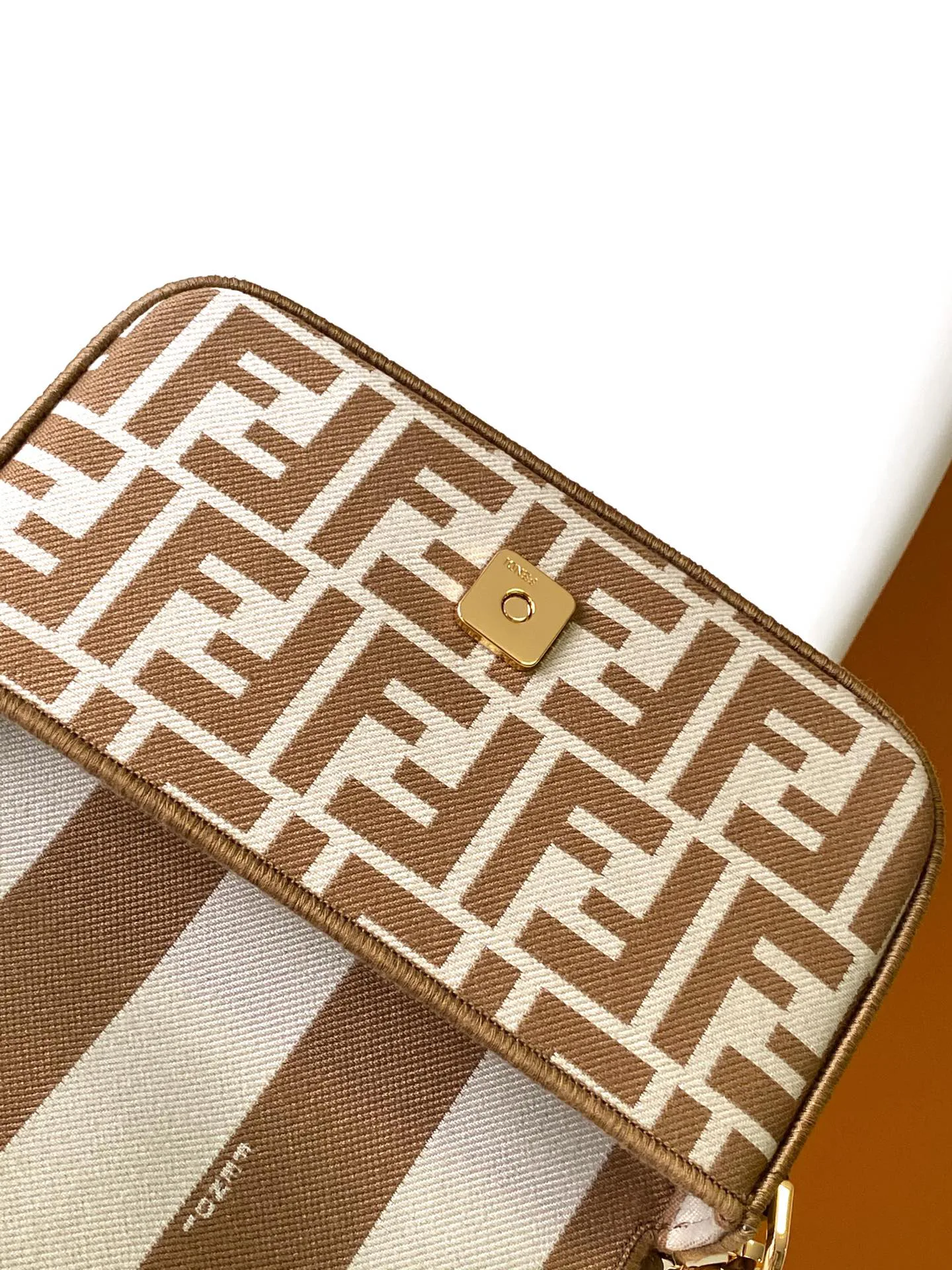 Классические Сумки Женские Fendi 13234561