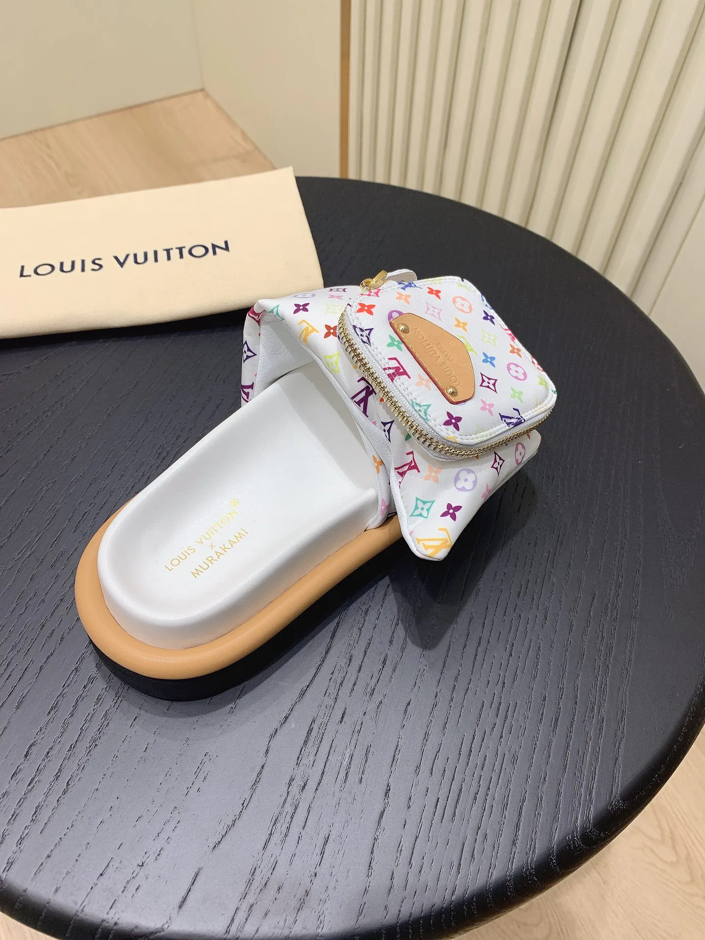 Шлепанцы Женские Louis Vuitton 1834479