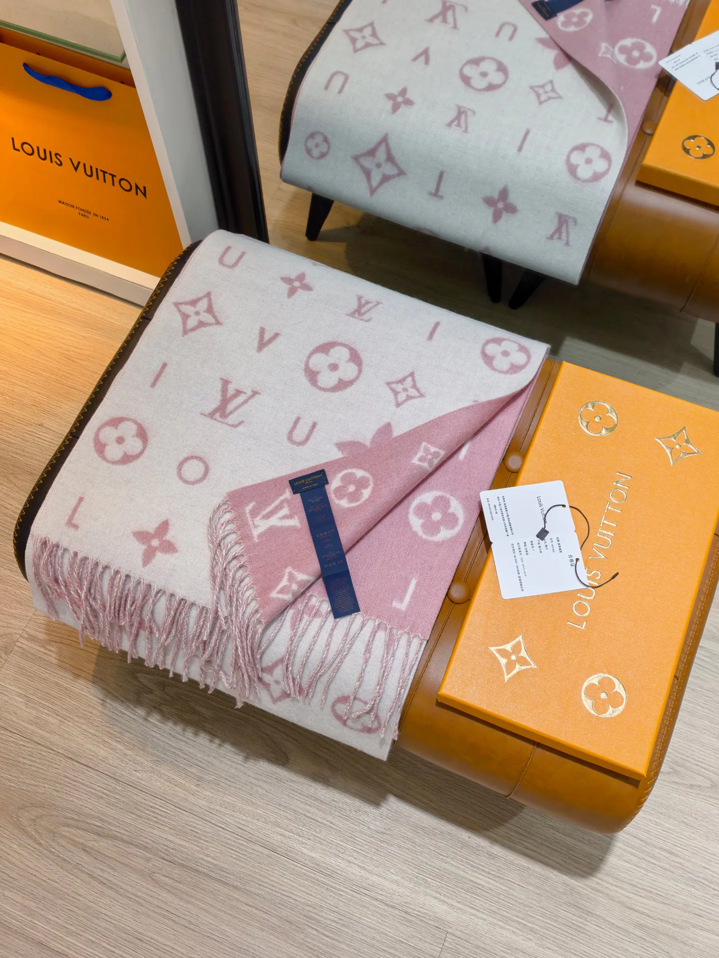 Шарфы Louis Vuitton 1883191