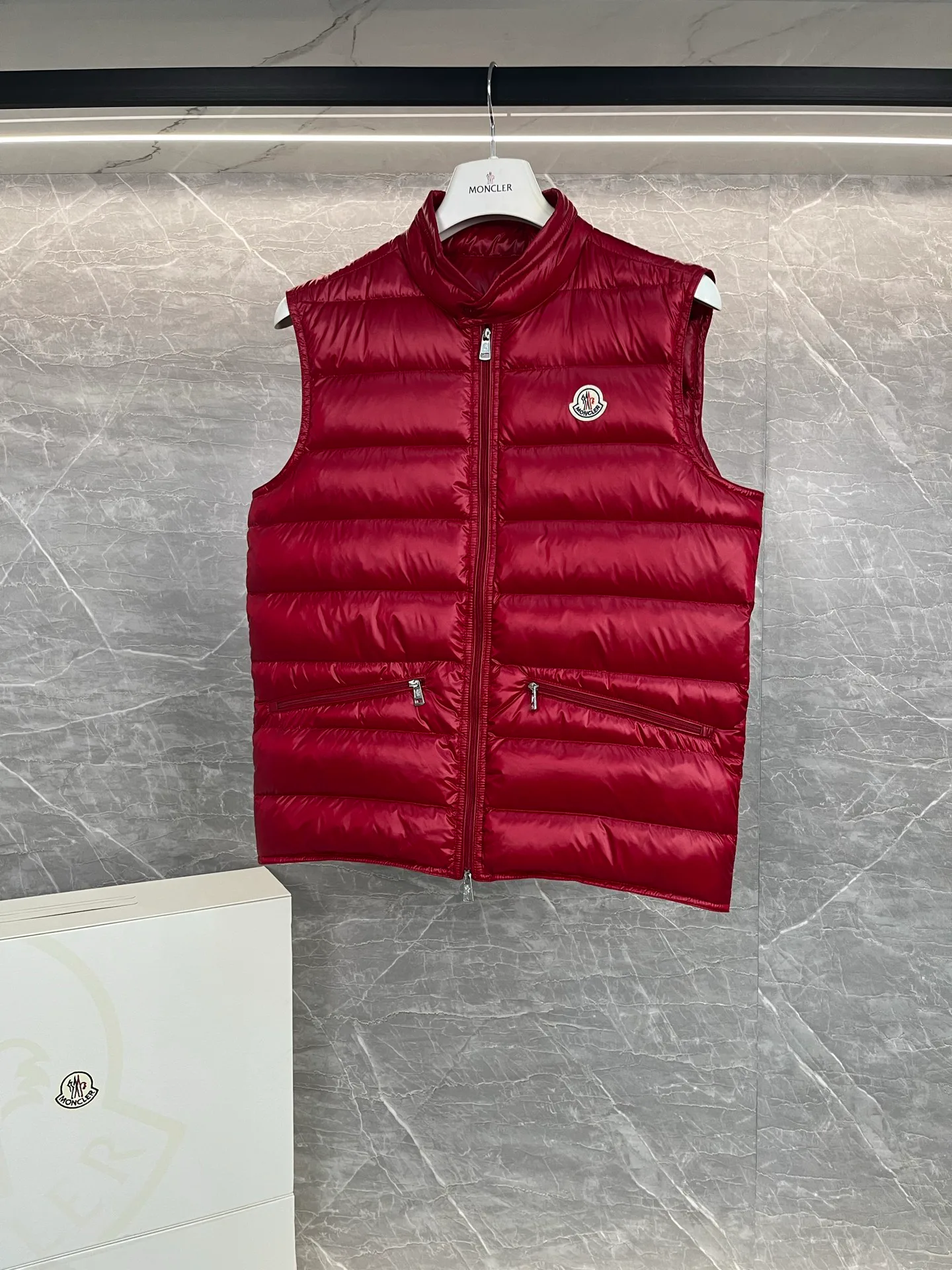 Жилеты Женские Moncler 18199681
