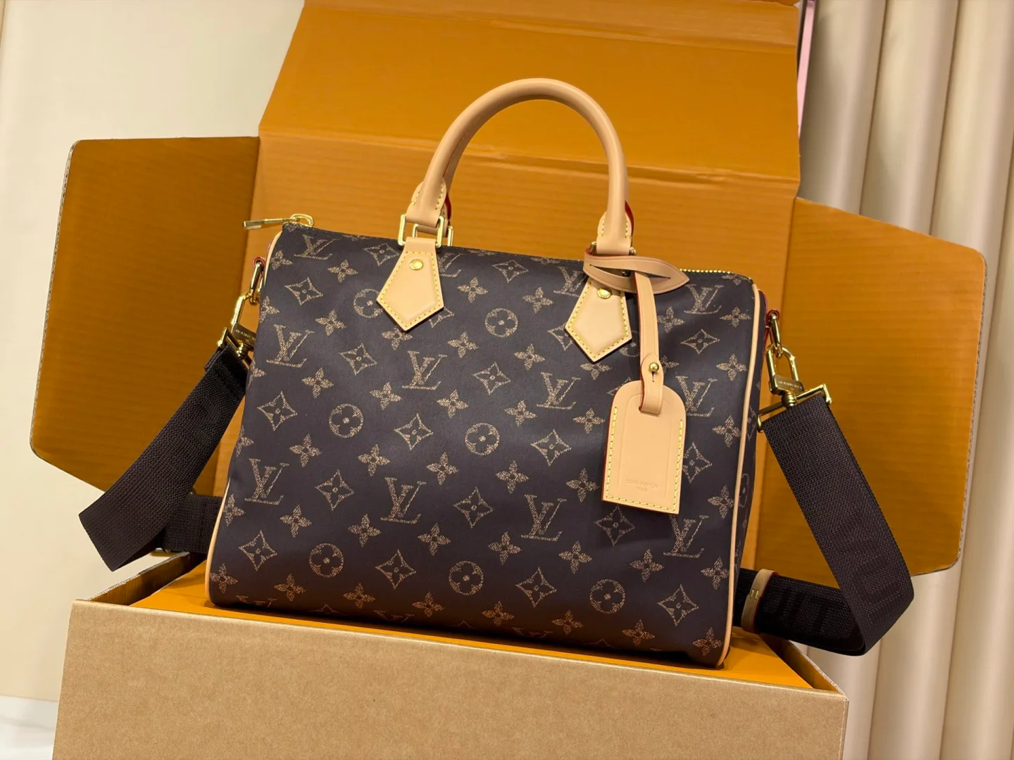 Классические Сумки Женские Louis Vuitton 18170497