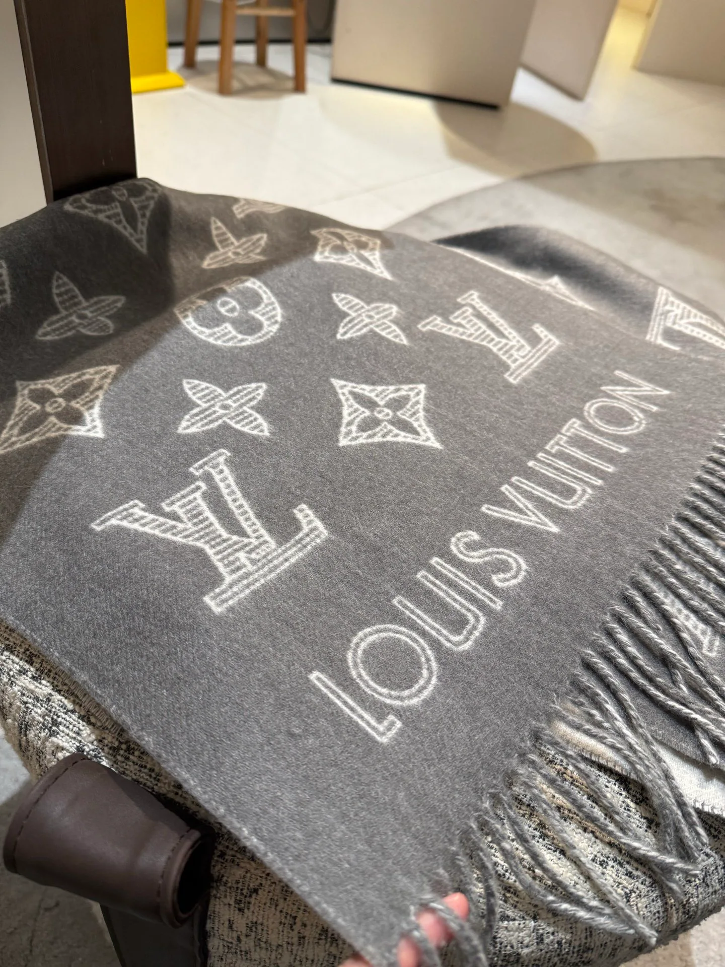 Шарфы Louis Vuitton 412348