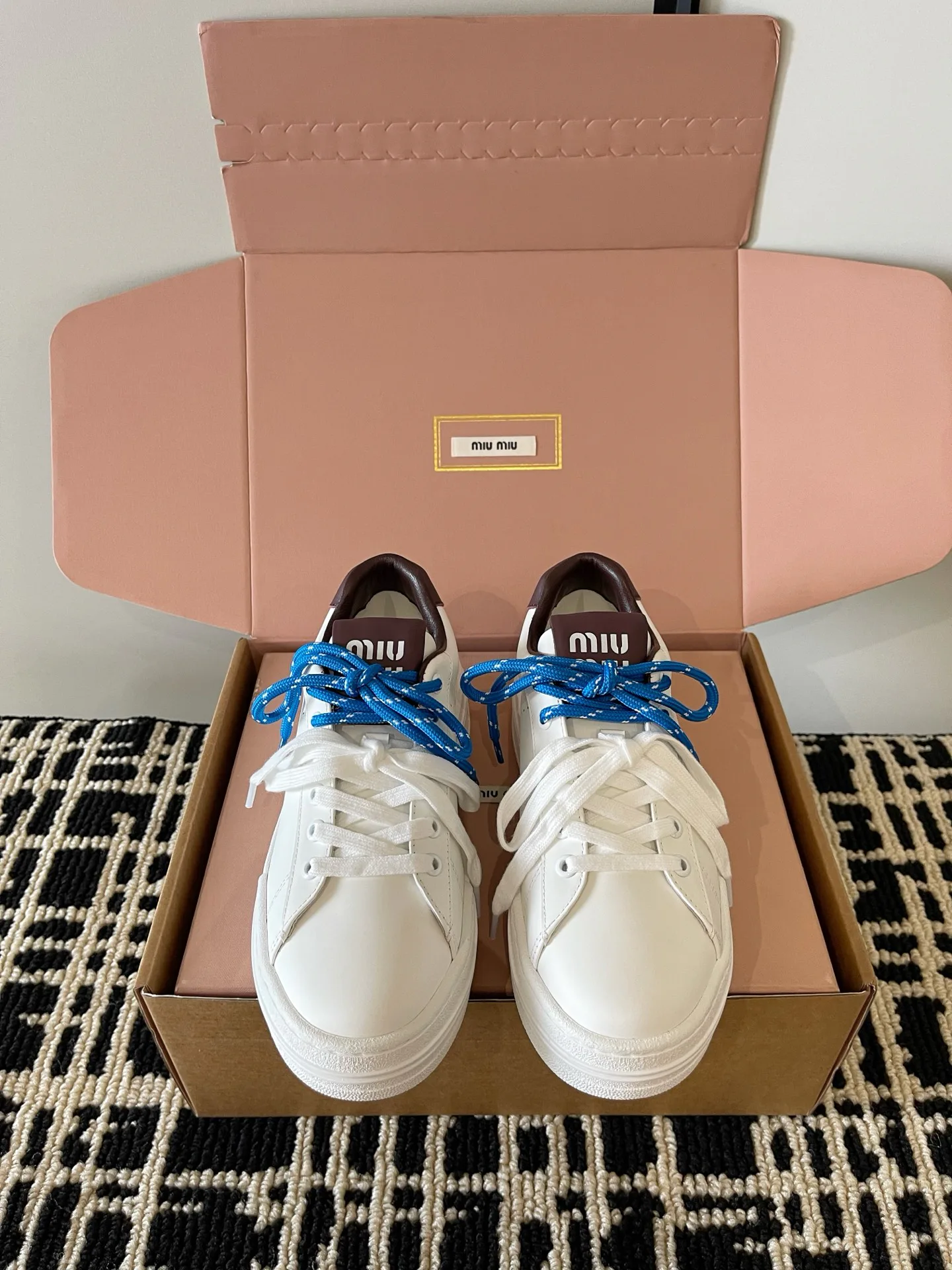 Кроссовки Женские Miu Miu 18234991