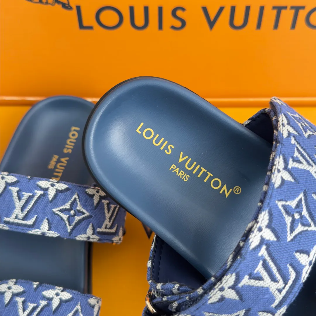 Шлепанцы Женские Louis Vuitton 17780720