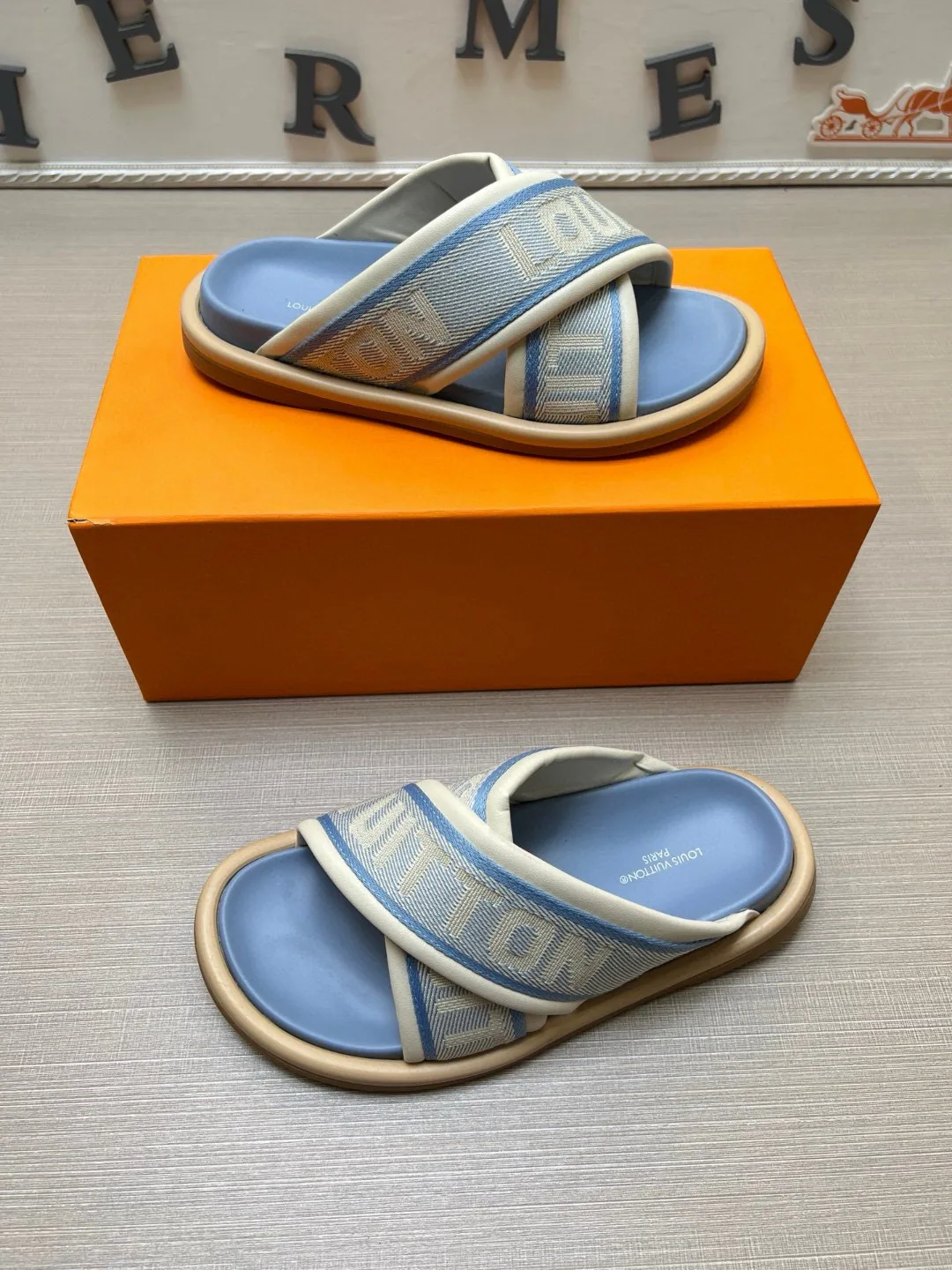 Шлепанцы Женские Louis Vuitton 9801534