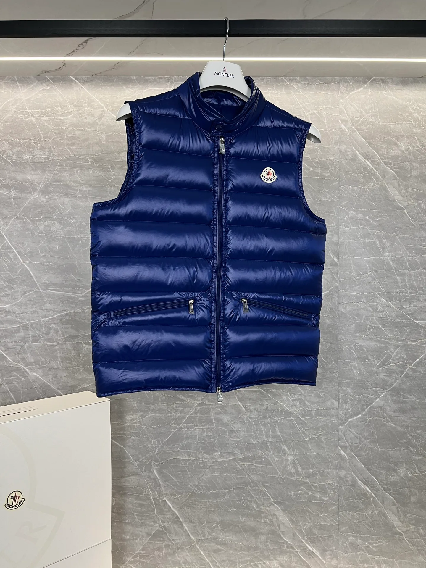 Жилеты Женские Moncler 18111333