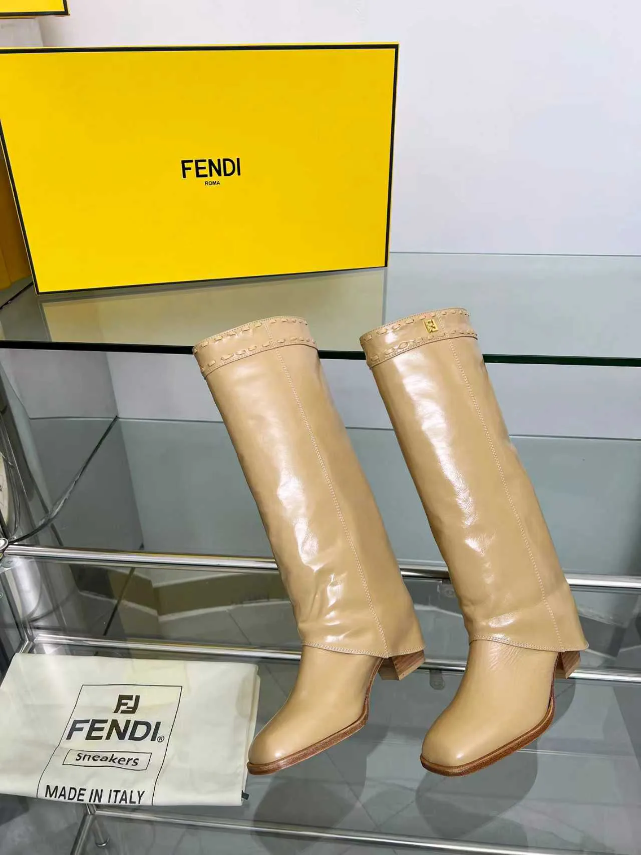 Сапоги Женские Fendi 18104316