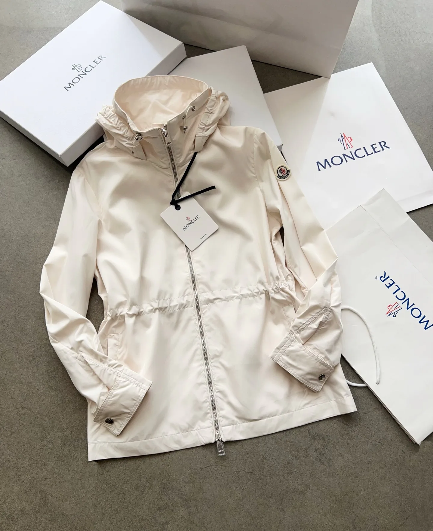 Куртки И Пуховики Женские Moncler 19231384