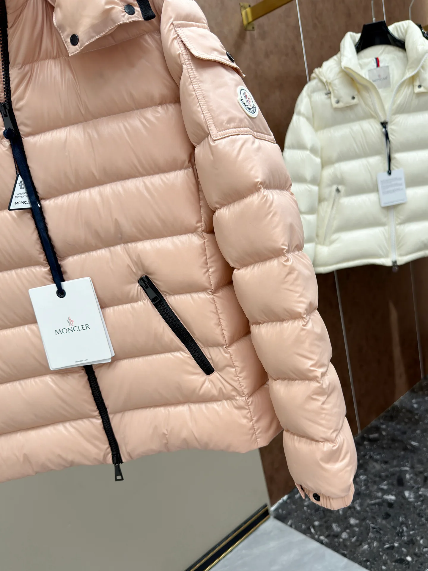 Куртки И Пуховики Женские Moncler 18631572