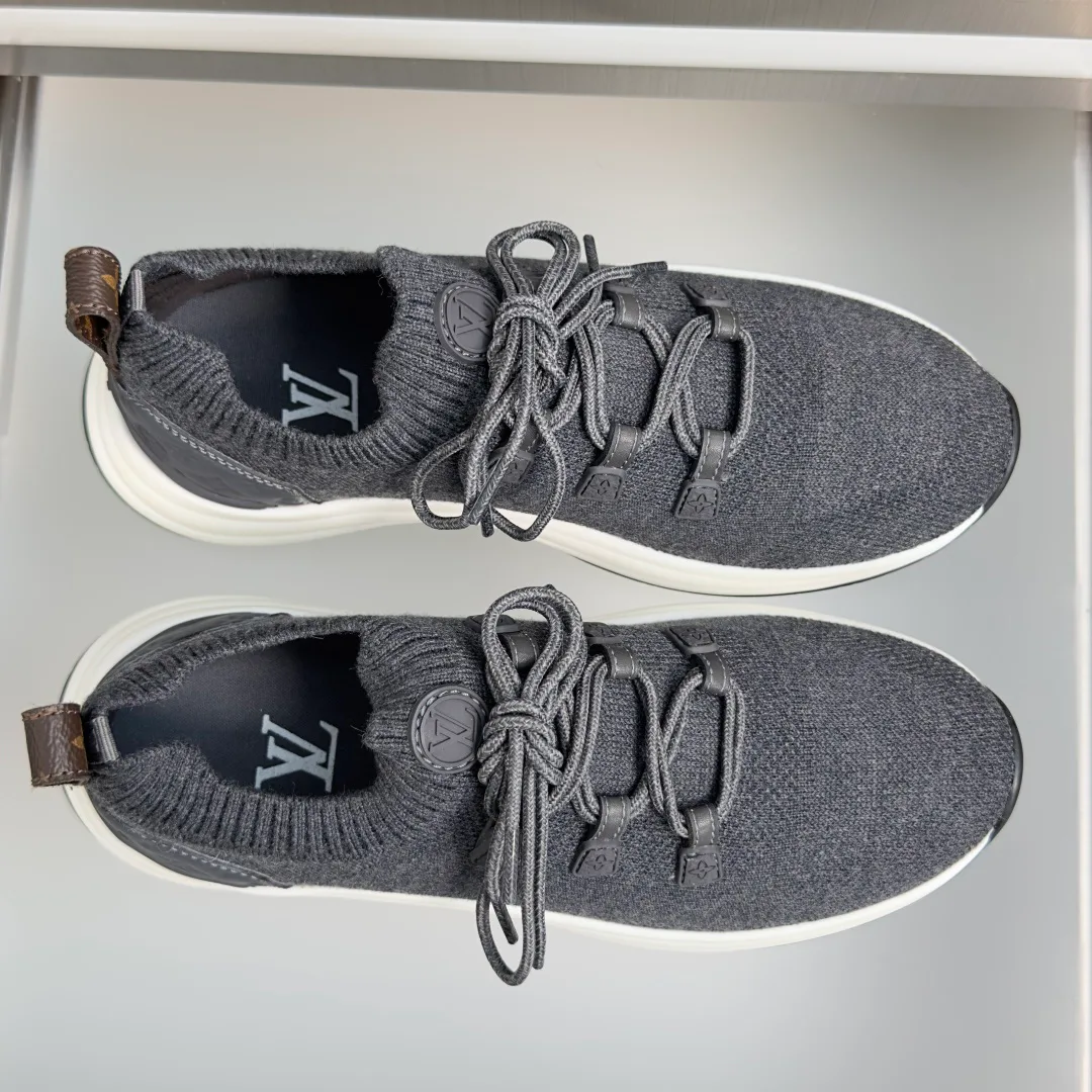 Кроссовки Женские Louis Vuitton 17950528