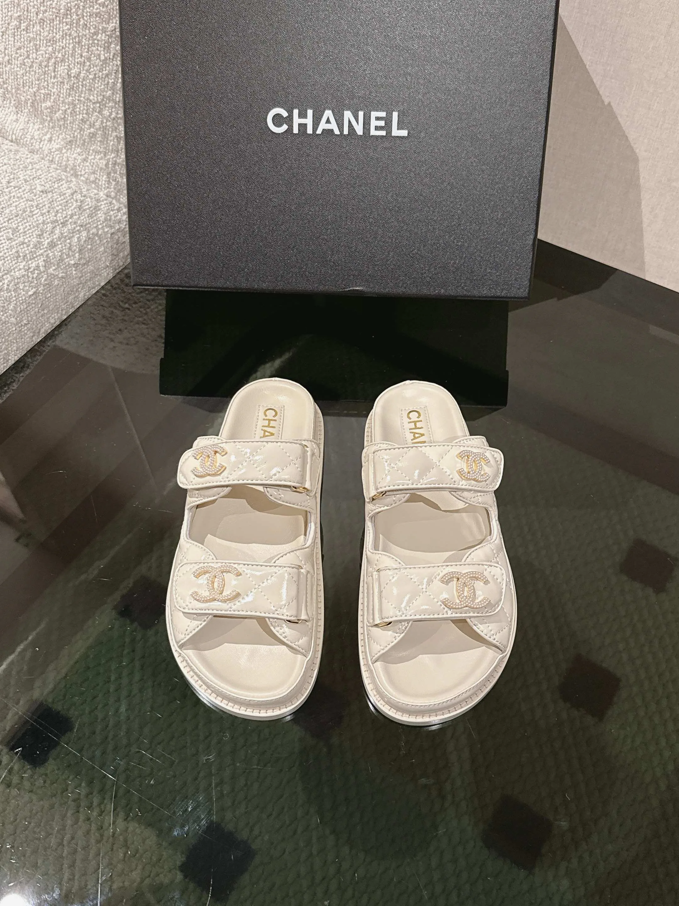 Сандалии Женские Chanel 11353659