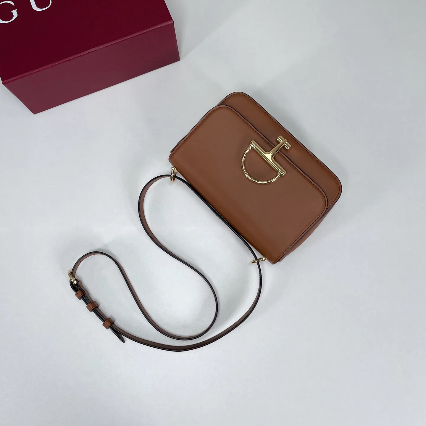Классические Сумки Женские Gucci 12795287