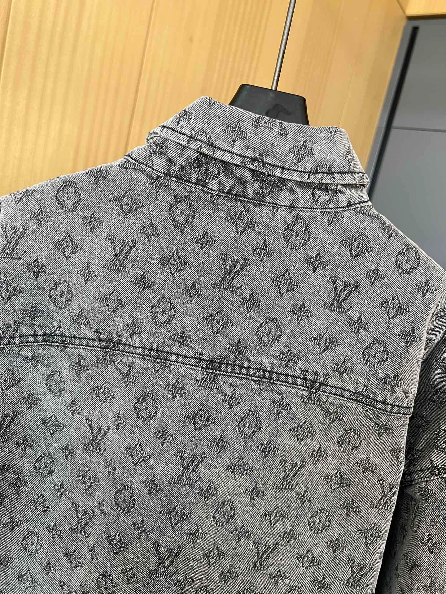 Куртки И Пуховики Мужские Louis Vuitton 10282