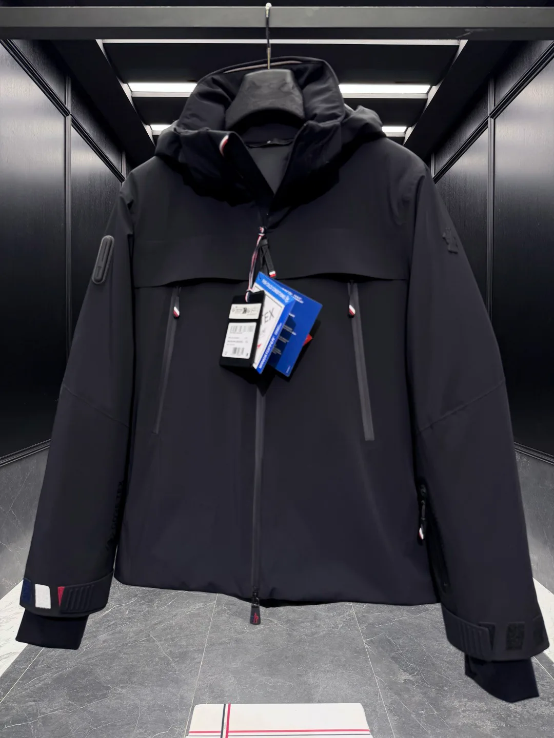 Куртки И Пуховики Мужские Moncler 558961