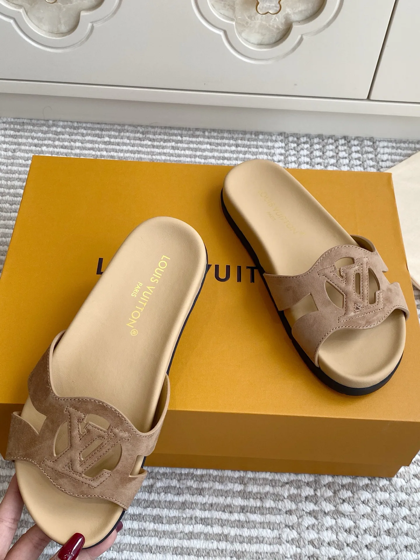 Шлепанцы Женские Louis Vuitton 17572144