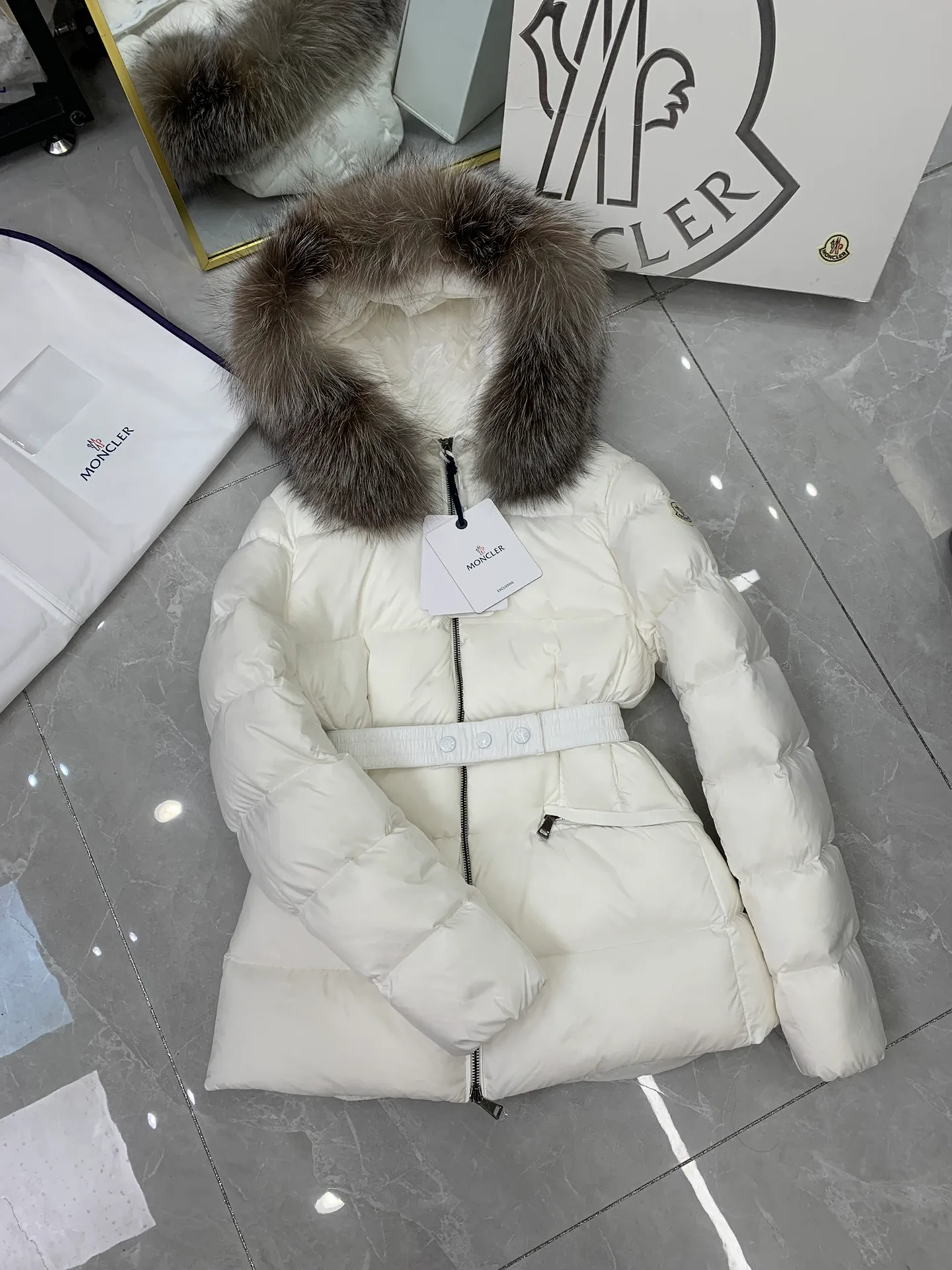 Куртки И Пуховики Женские Moncler 18188708
