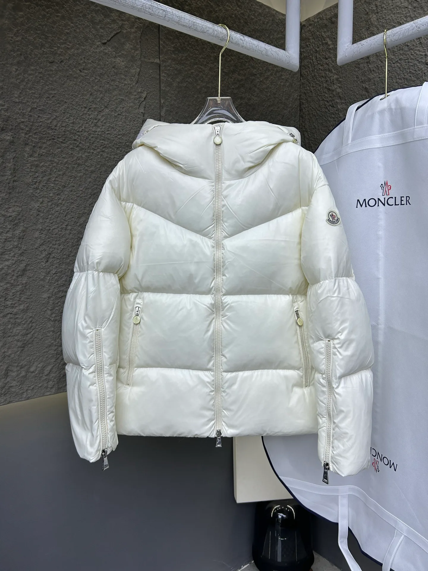 Куртки И Пуховики Женские Moncler 17964477
