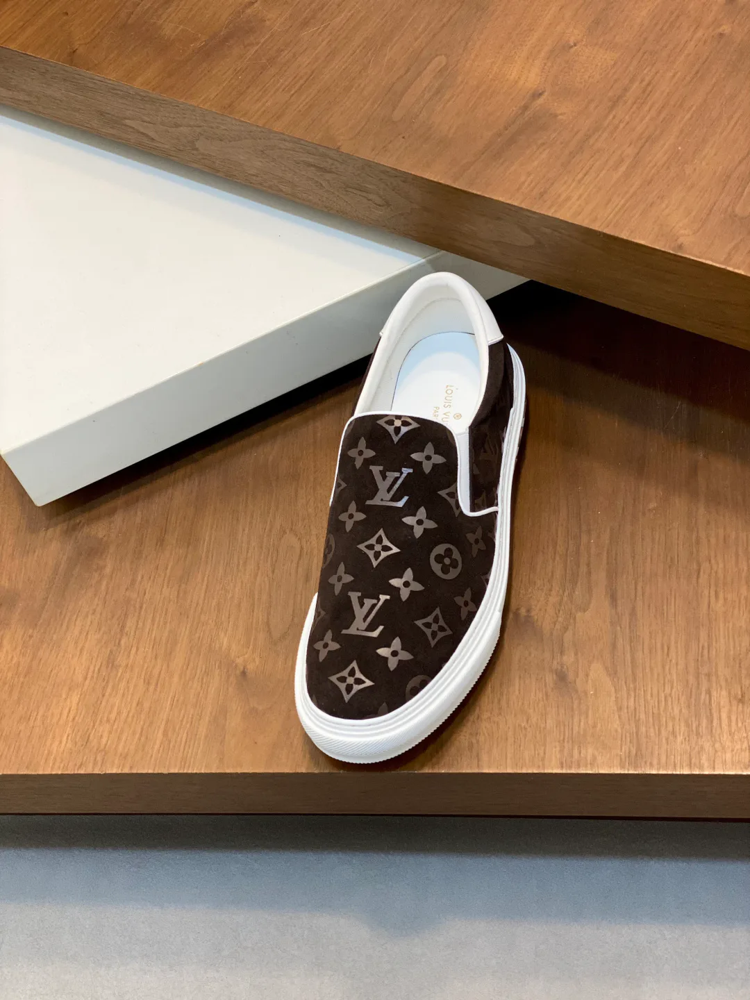 Кроссовки Мужские Louis Vuitton 17934200