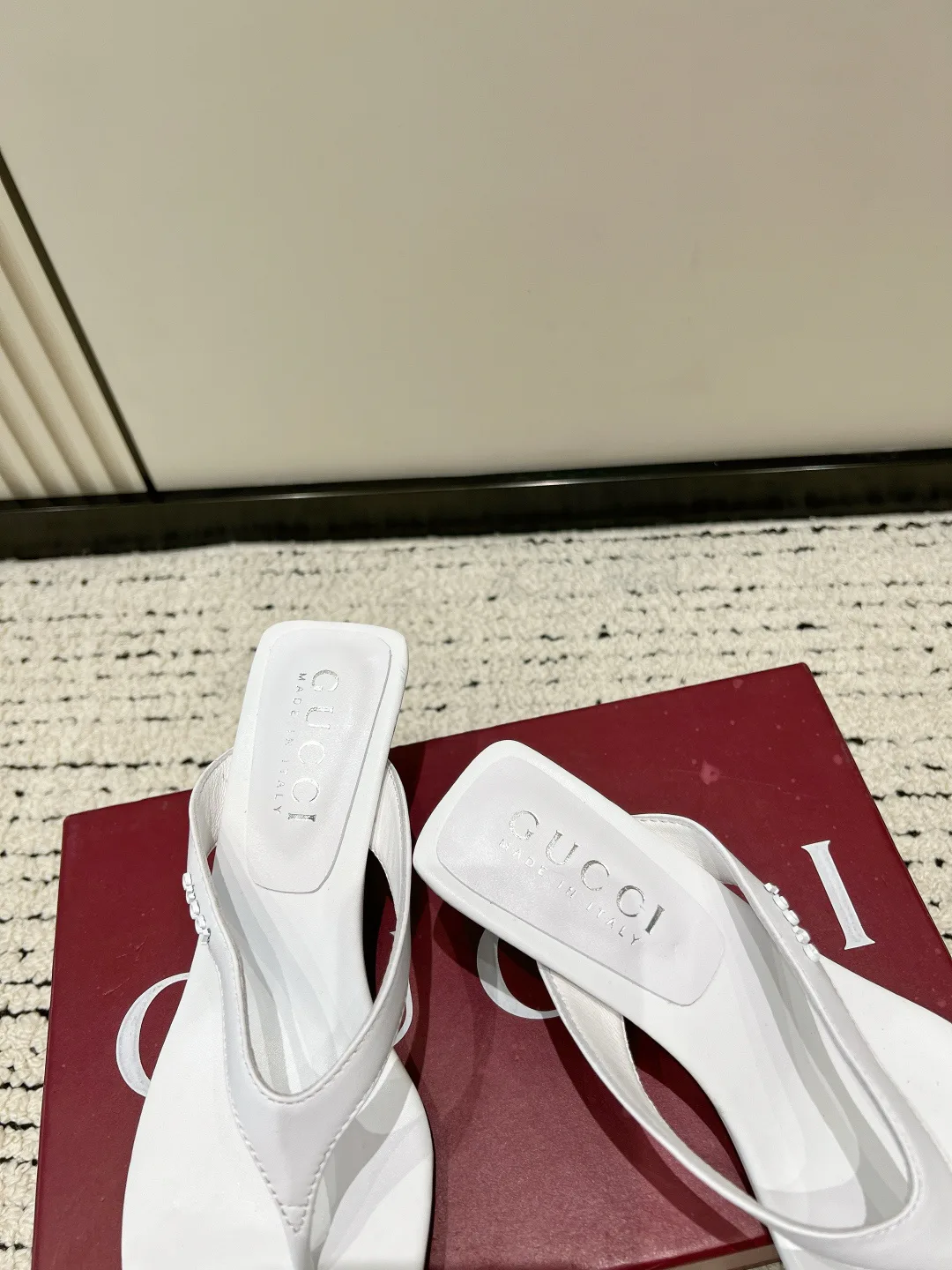 Шлепанцы Женские Gucci 17637844