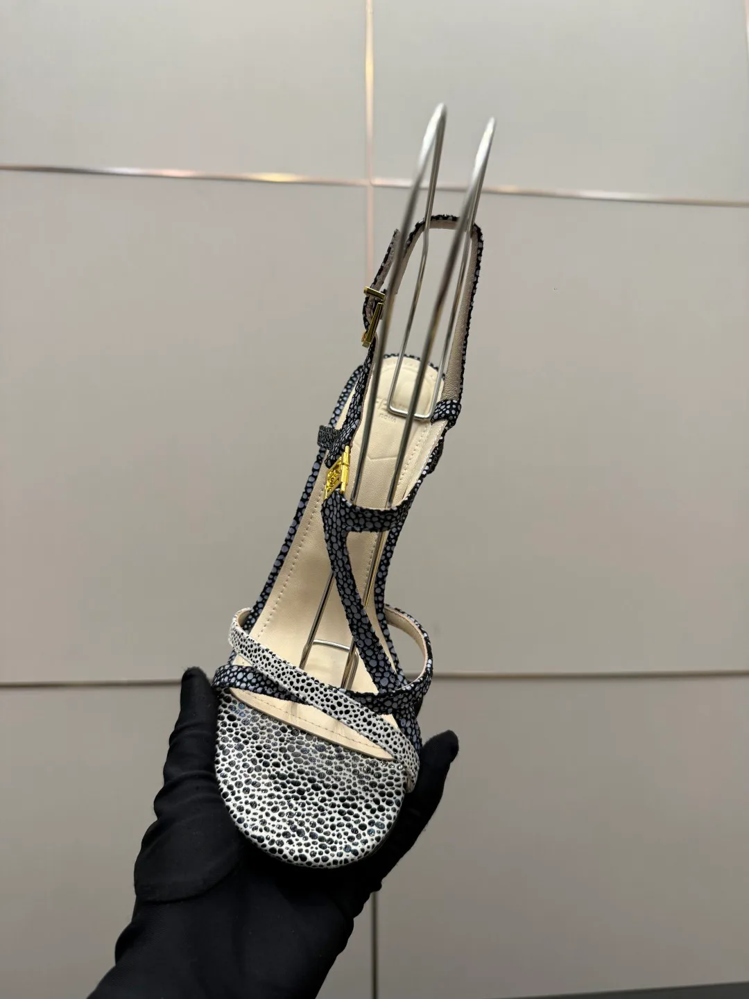 Босоножки Женские Fendi 5052112