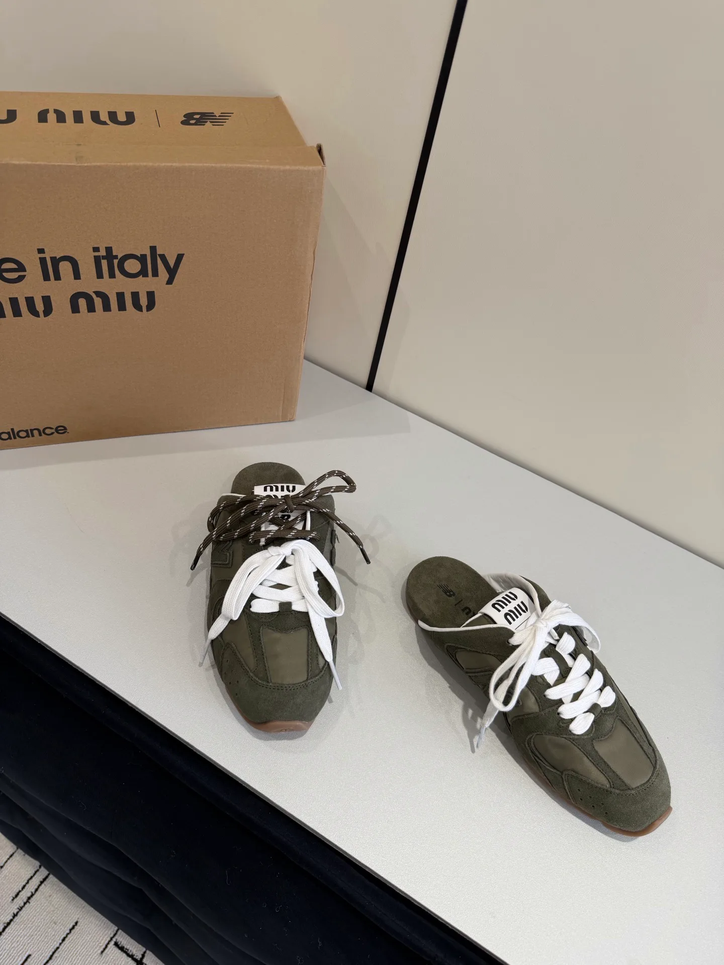 Кроссовки Женские Miu Miu 17977140