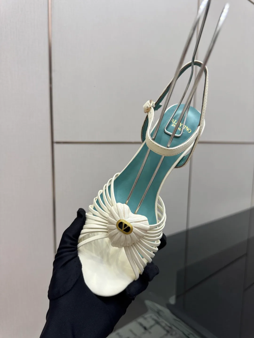 Босоножки Женские Valentino 18049001