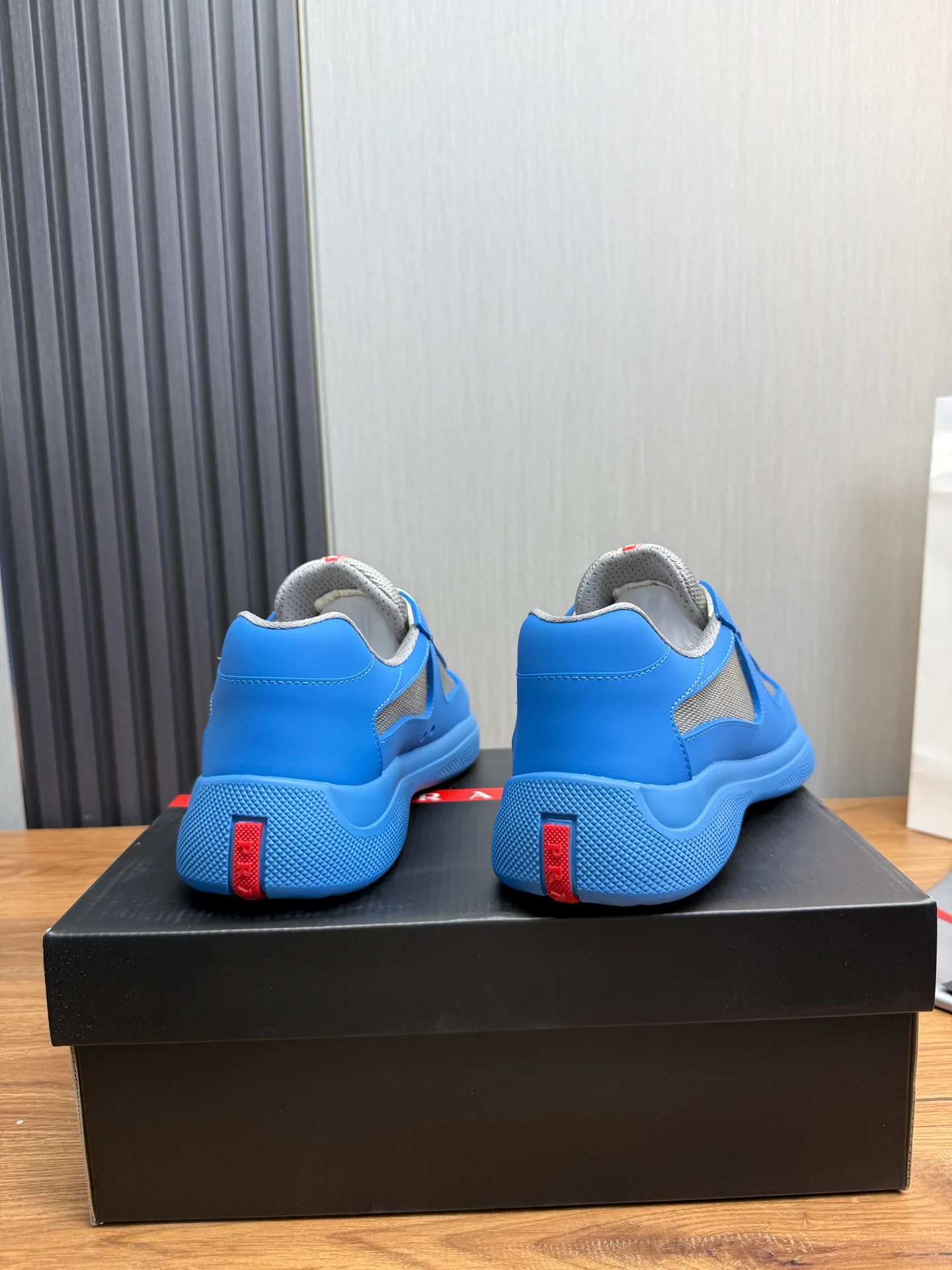 Кроссовки Женские Prada 1261596