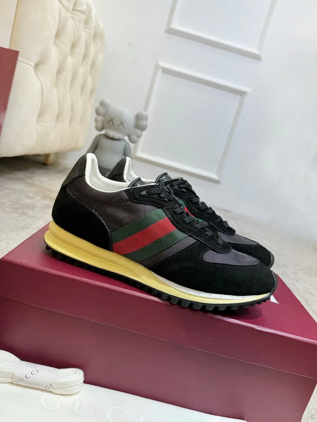 Кроссовки Женские Gucci 944877