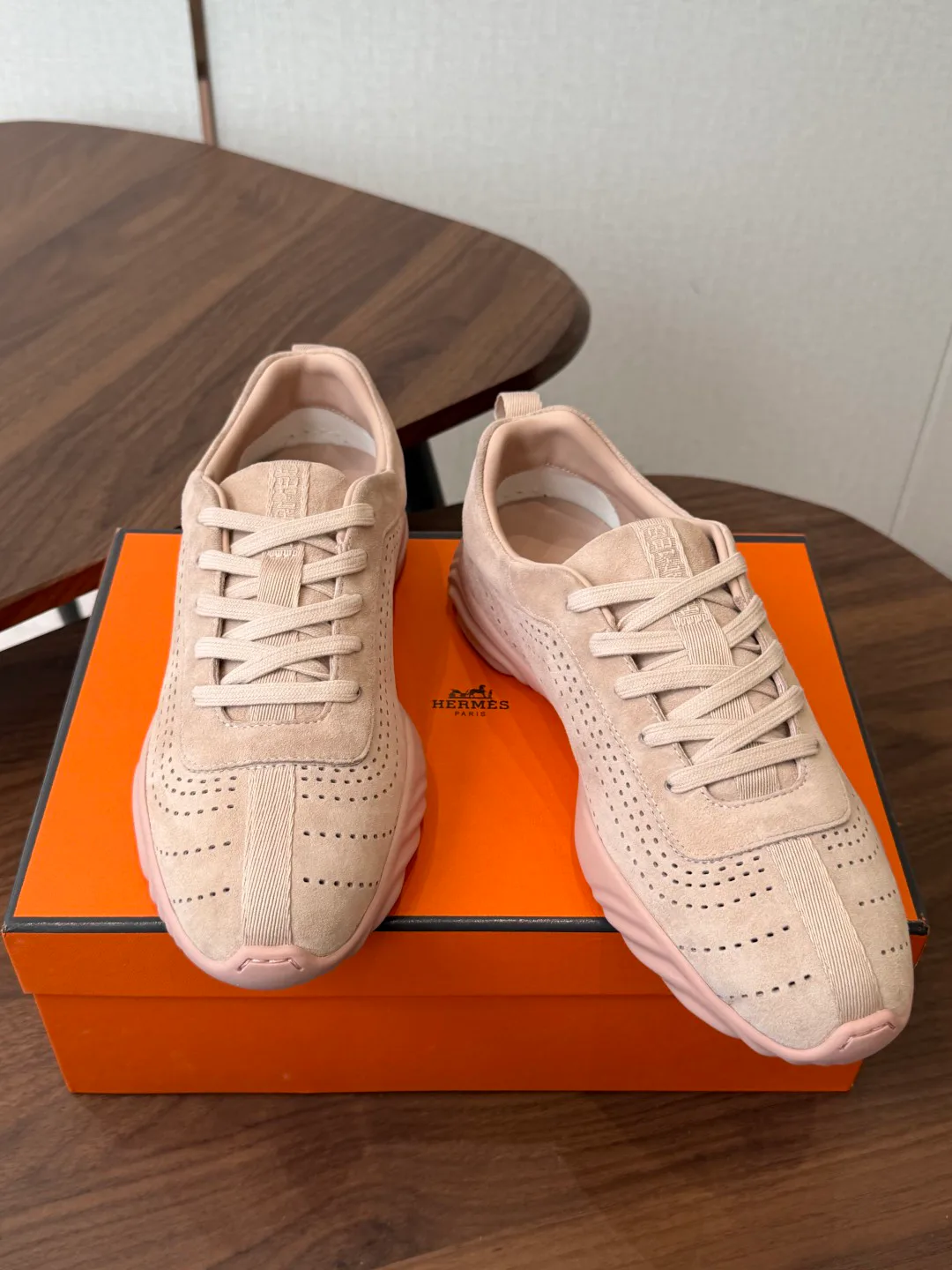 Кроссовки Женские Hermes 17128304