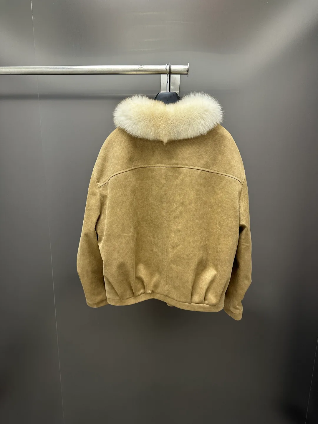 Куртки И Пуховики Женские Max Mara 18702439