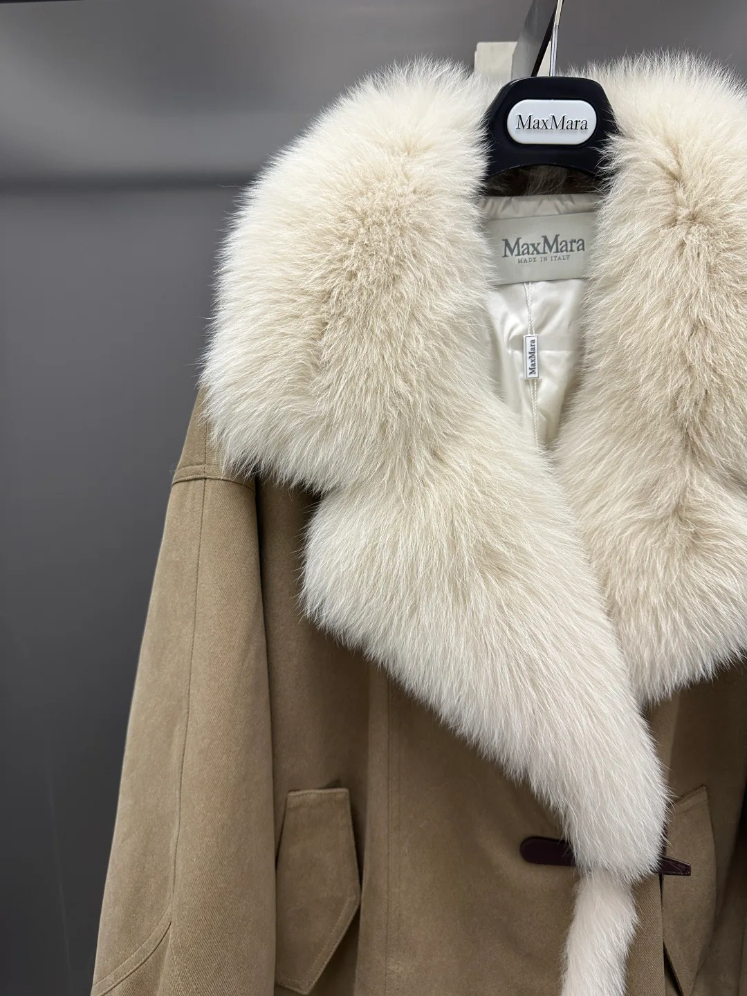 Куртки И Пуховики Женские Max Mara 18702443