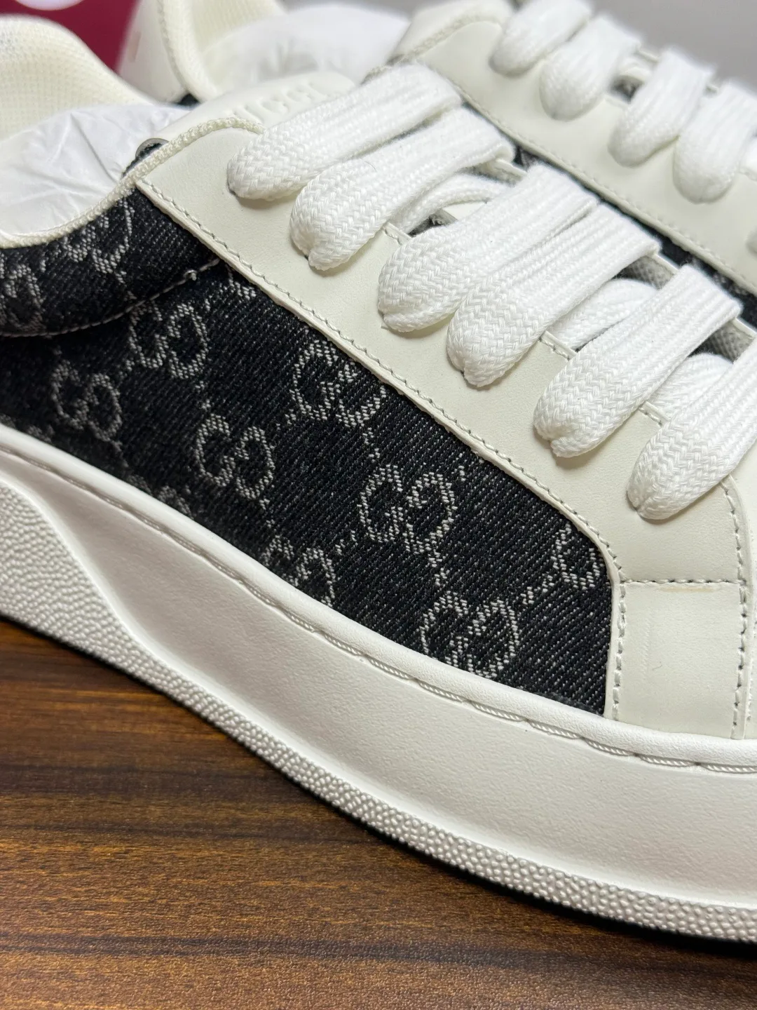 Кроссовки Женские Gucci 19678556