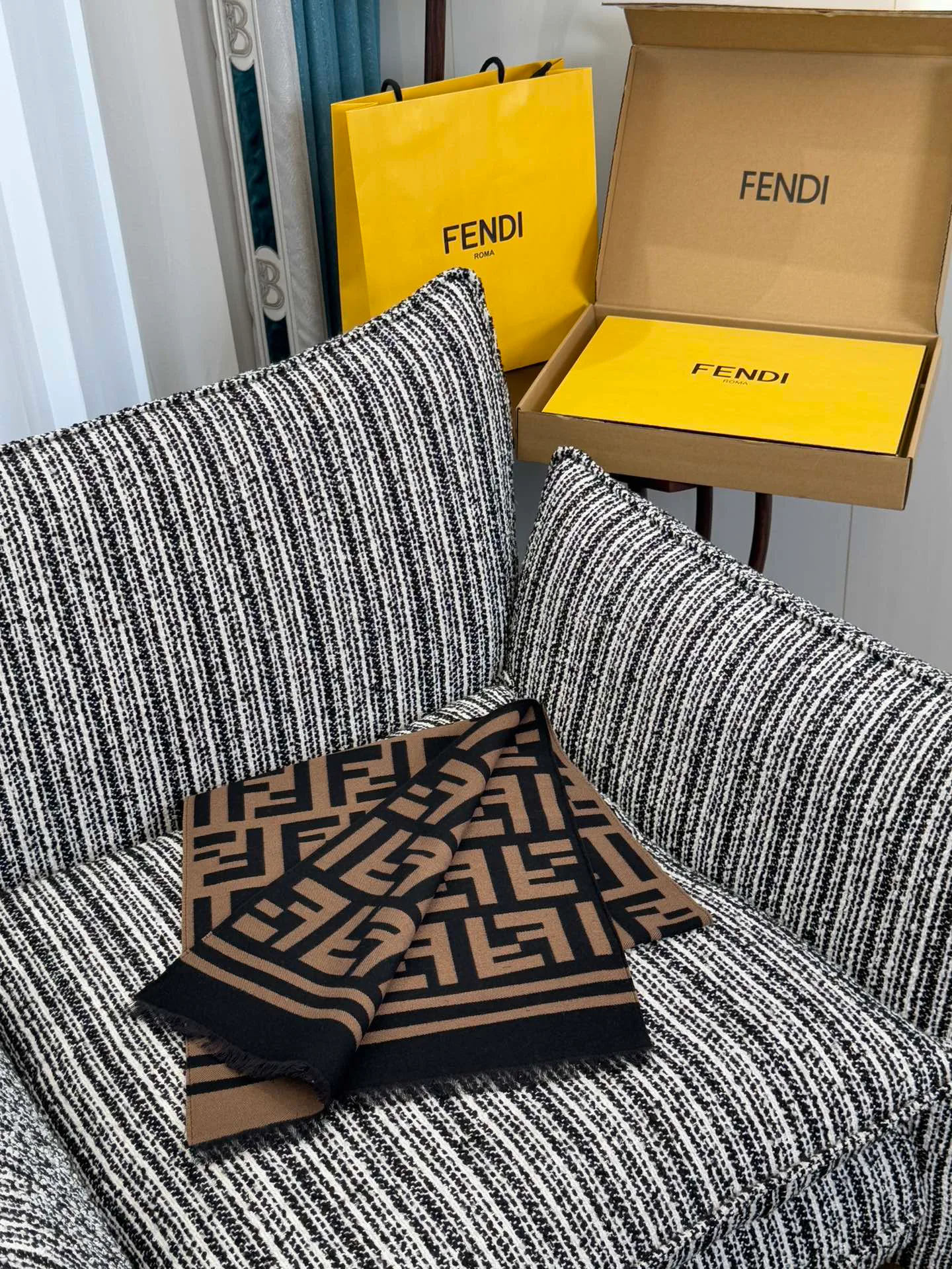 Шарфы Fendi 18287131