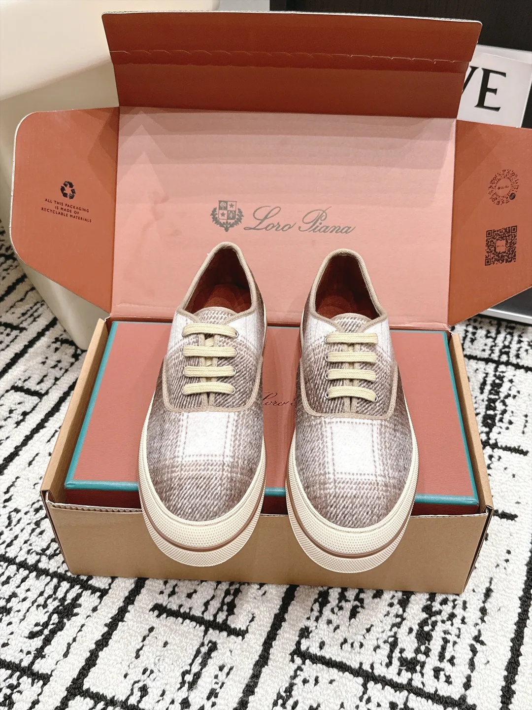 Кроссовки Женские Loro Piana 18621076