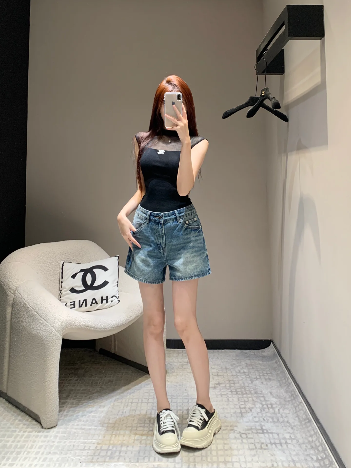 Шорты Женские Prada 12930268