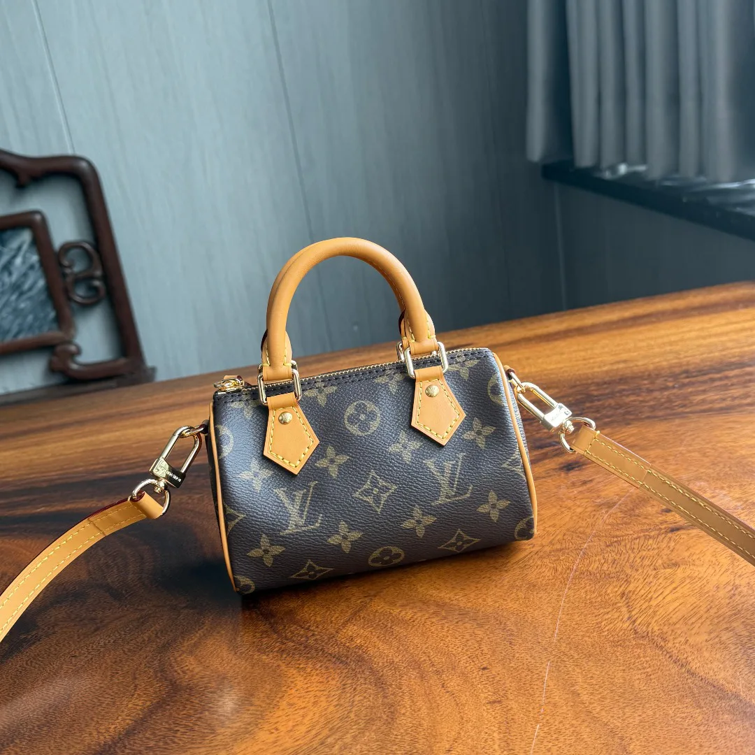 Сумки На Ремне Женские Louis Vuitton 724017