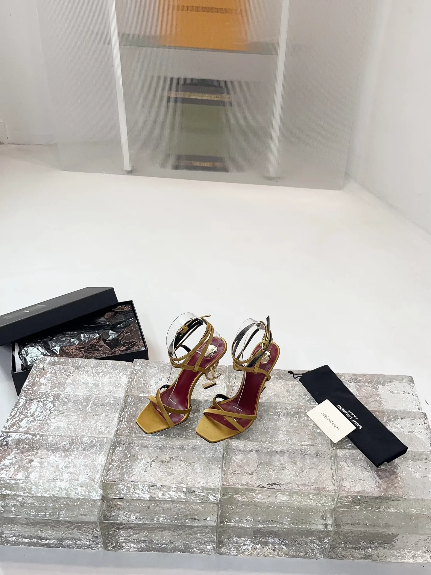 Босоножки Женские Saint Laurent 11278446