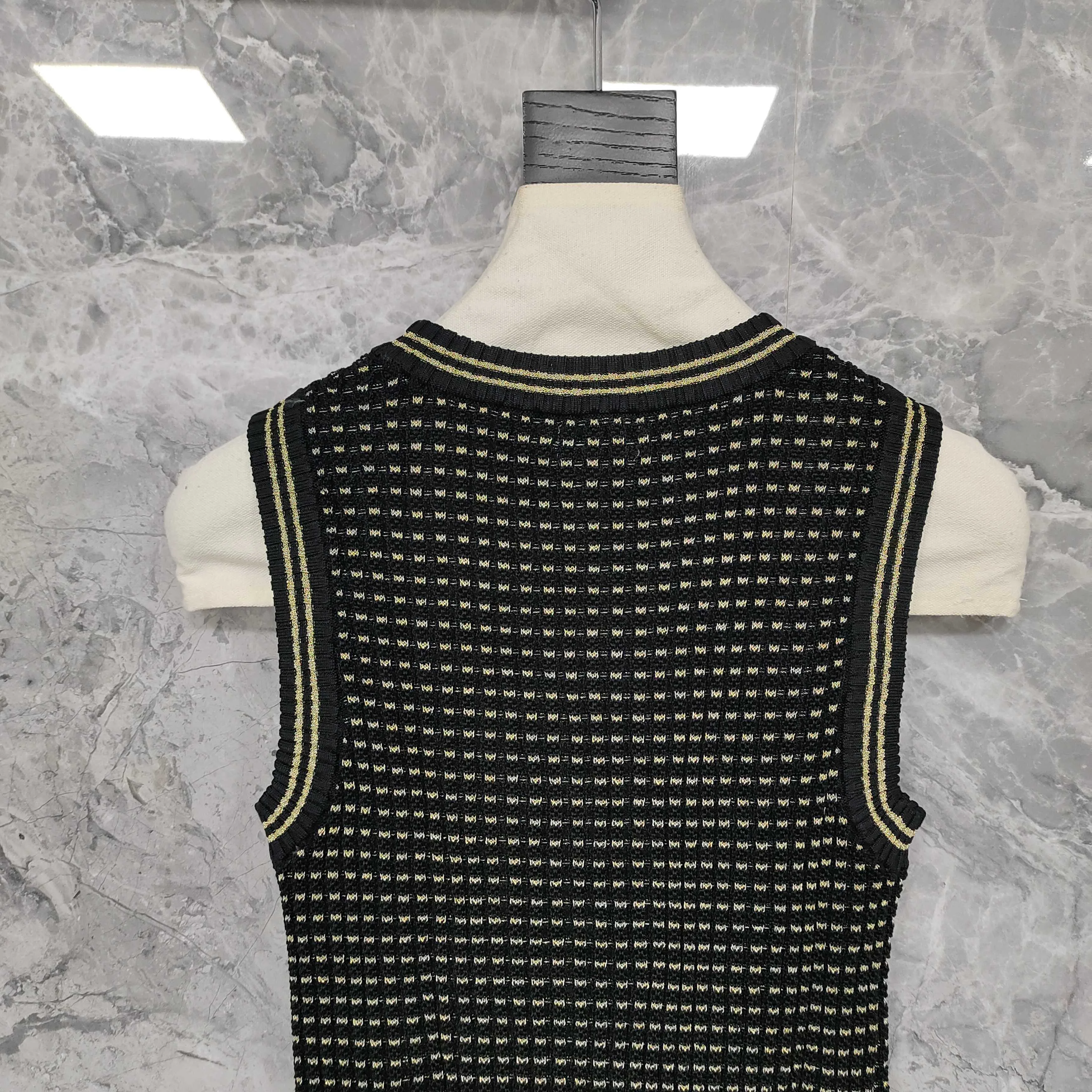 Жилеты Женские Chanel 11018964