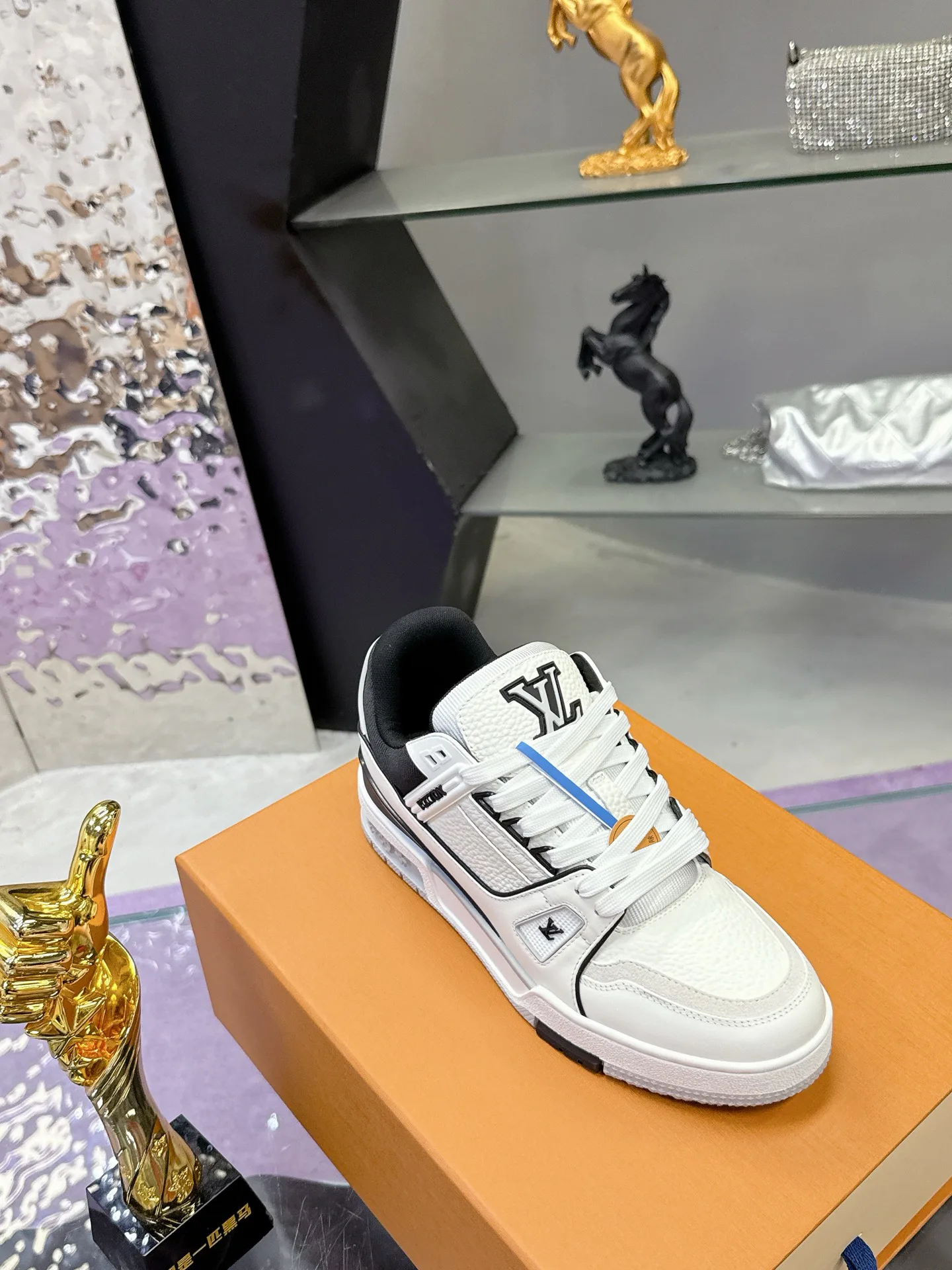 Кроссовки Мужские Louis Vuitton 840306