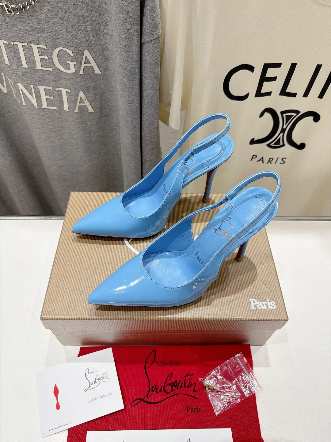Туфли Женские Christian Louboutin 19465665