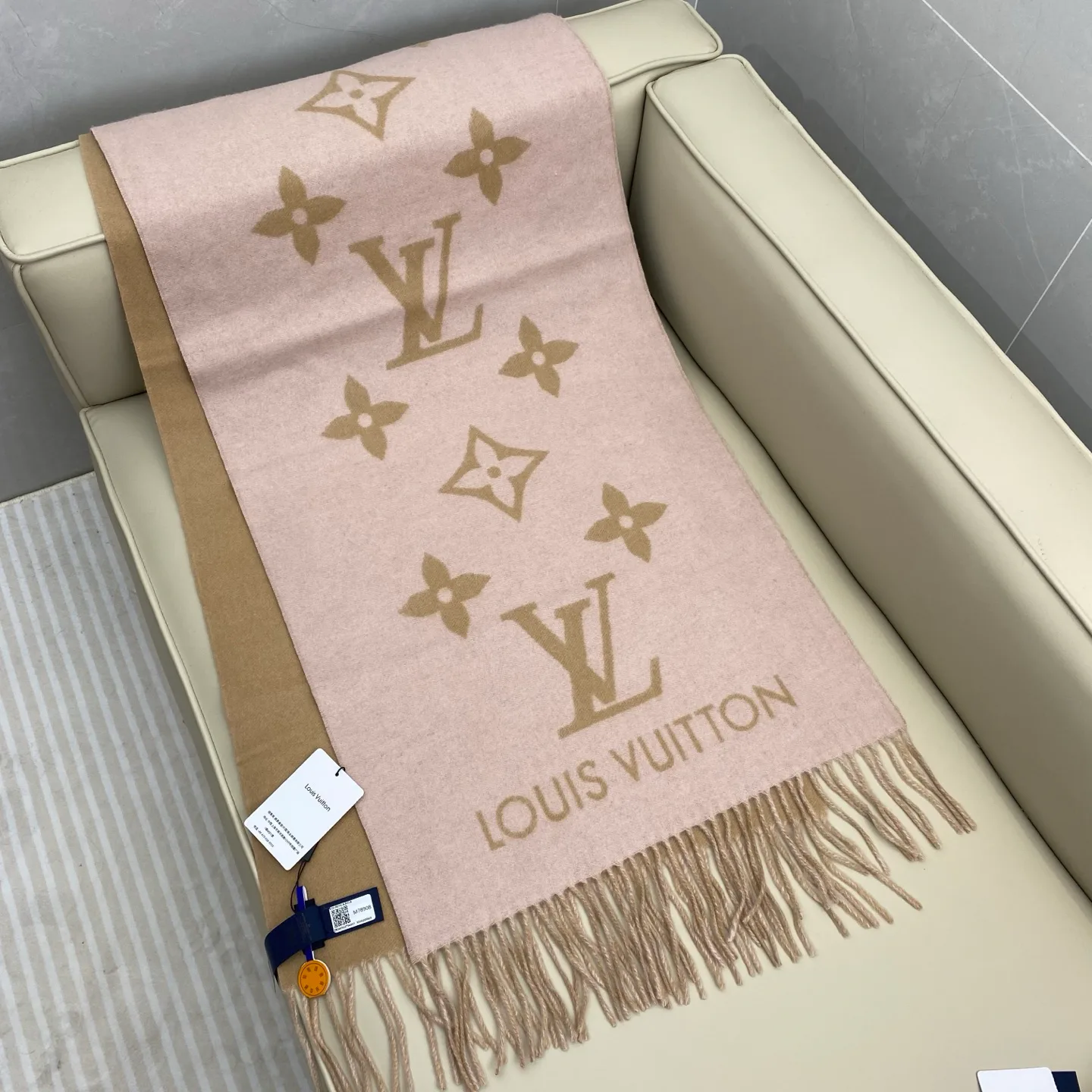 Шарфы Louis Vuitton 18105572