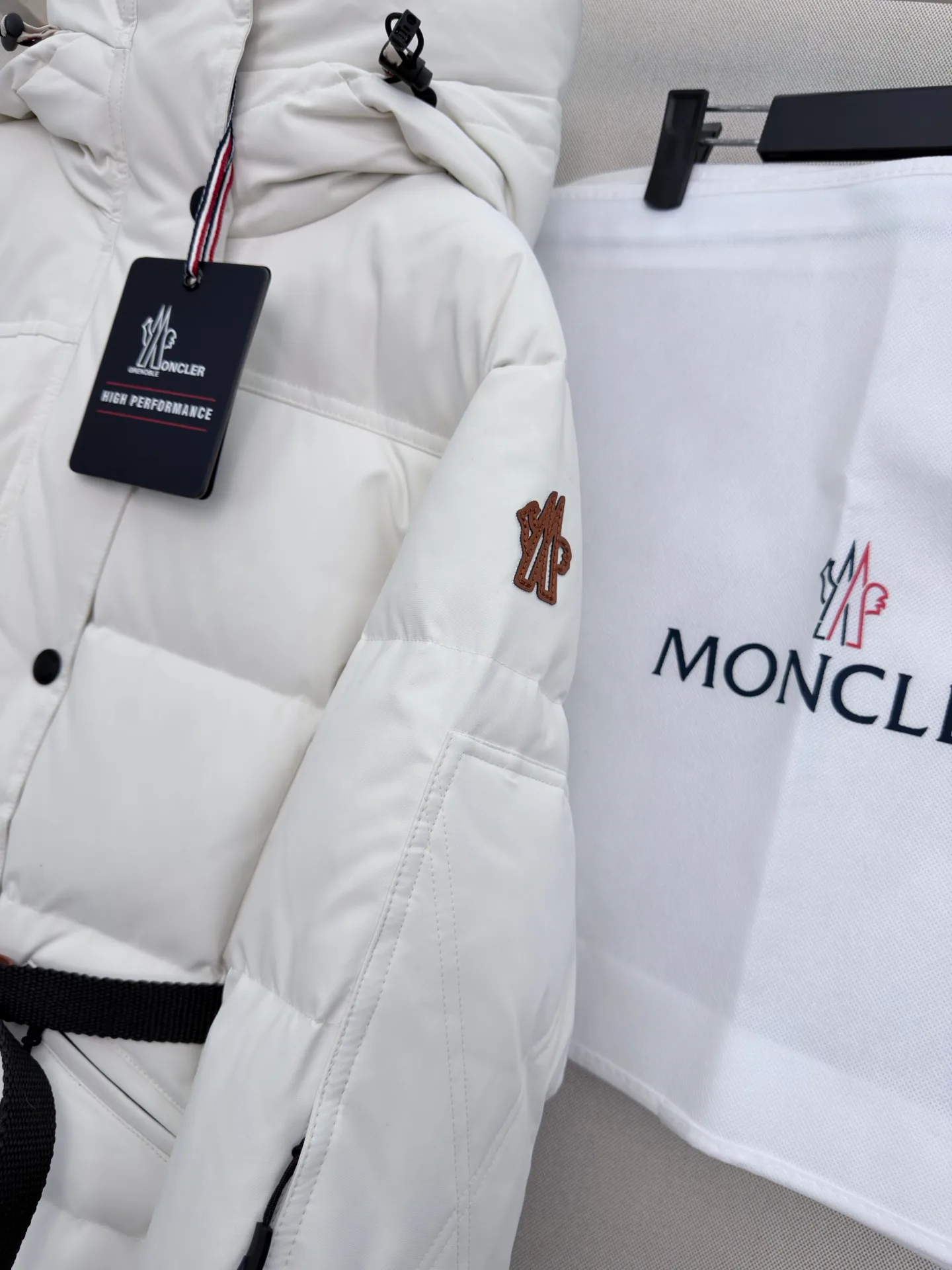 Куртки И Пуховики Женские Moncler 19555754