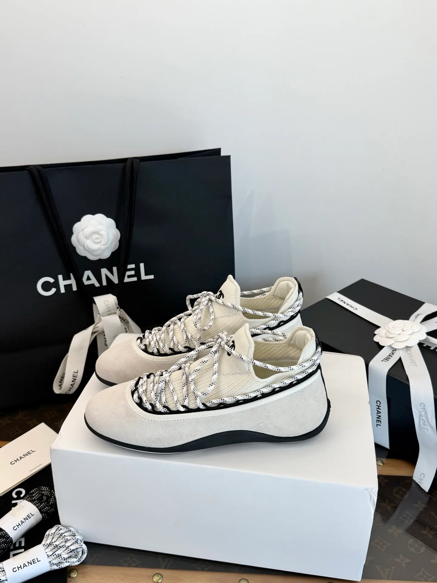 Кроссовки Женские Chanel 19259354