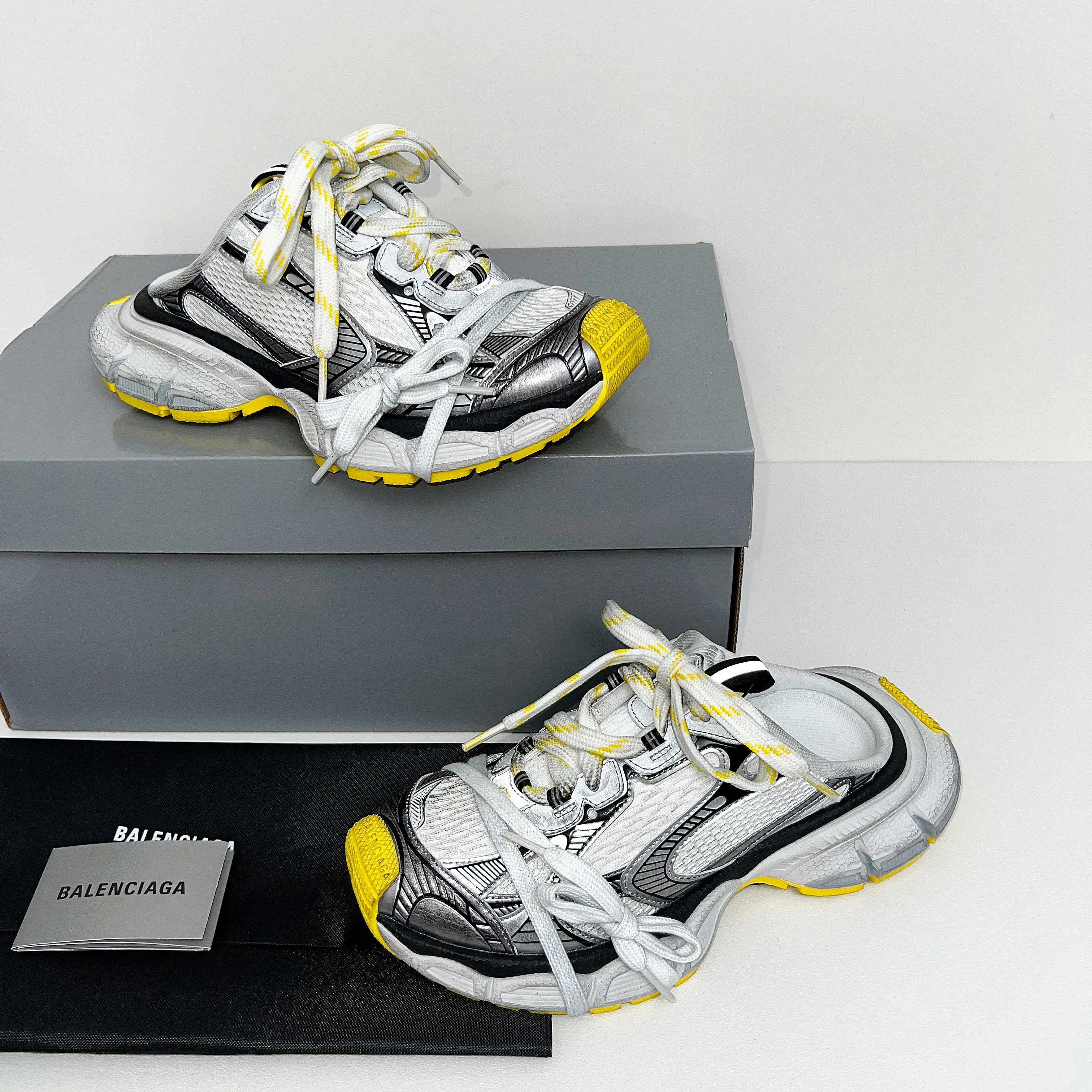 Кроссовки Женские Balenciaga 6428111