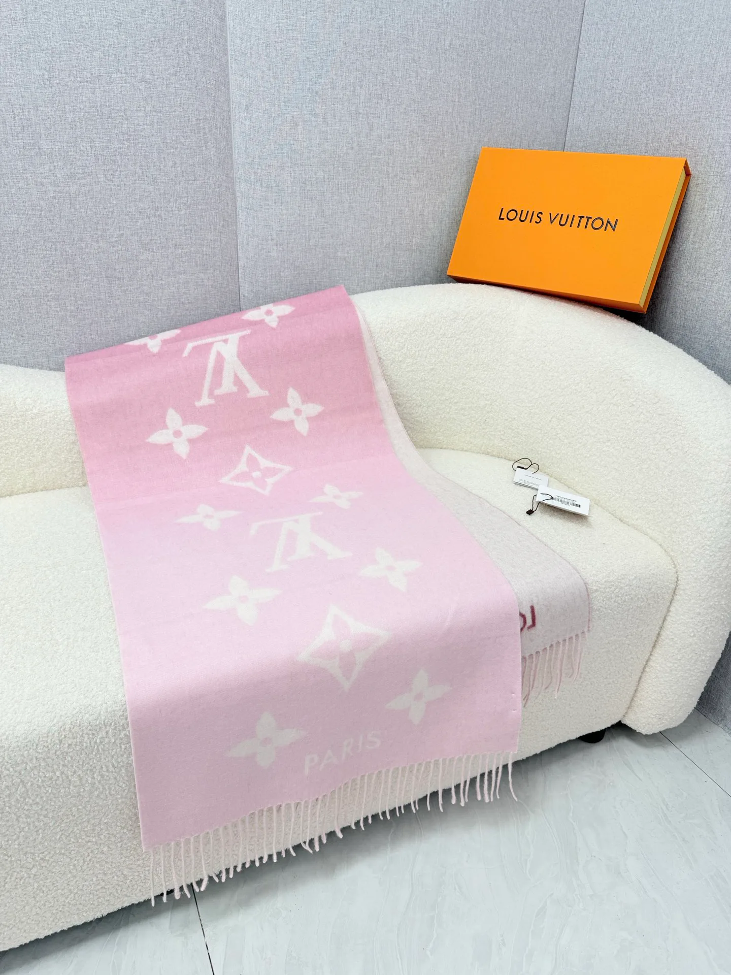 Шарфы Louis Vuitton 18322328