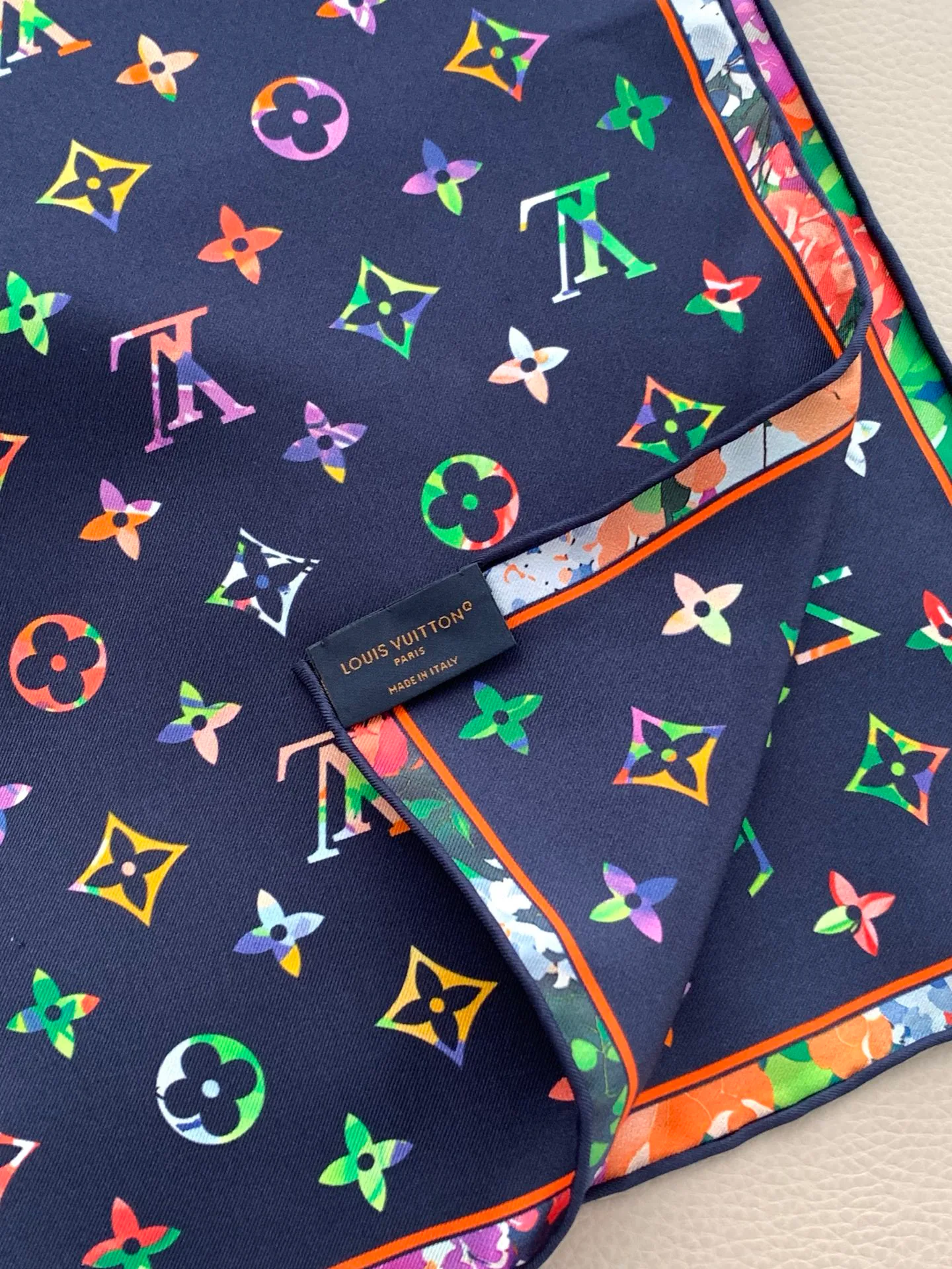 Платки Louis Vuitton 18476595