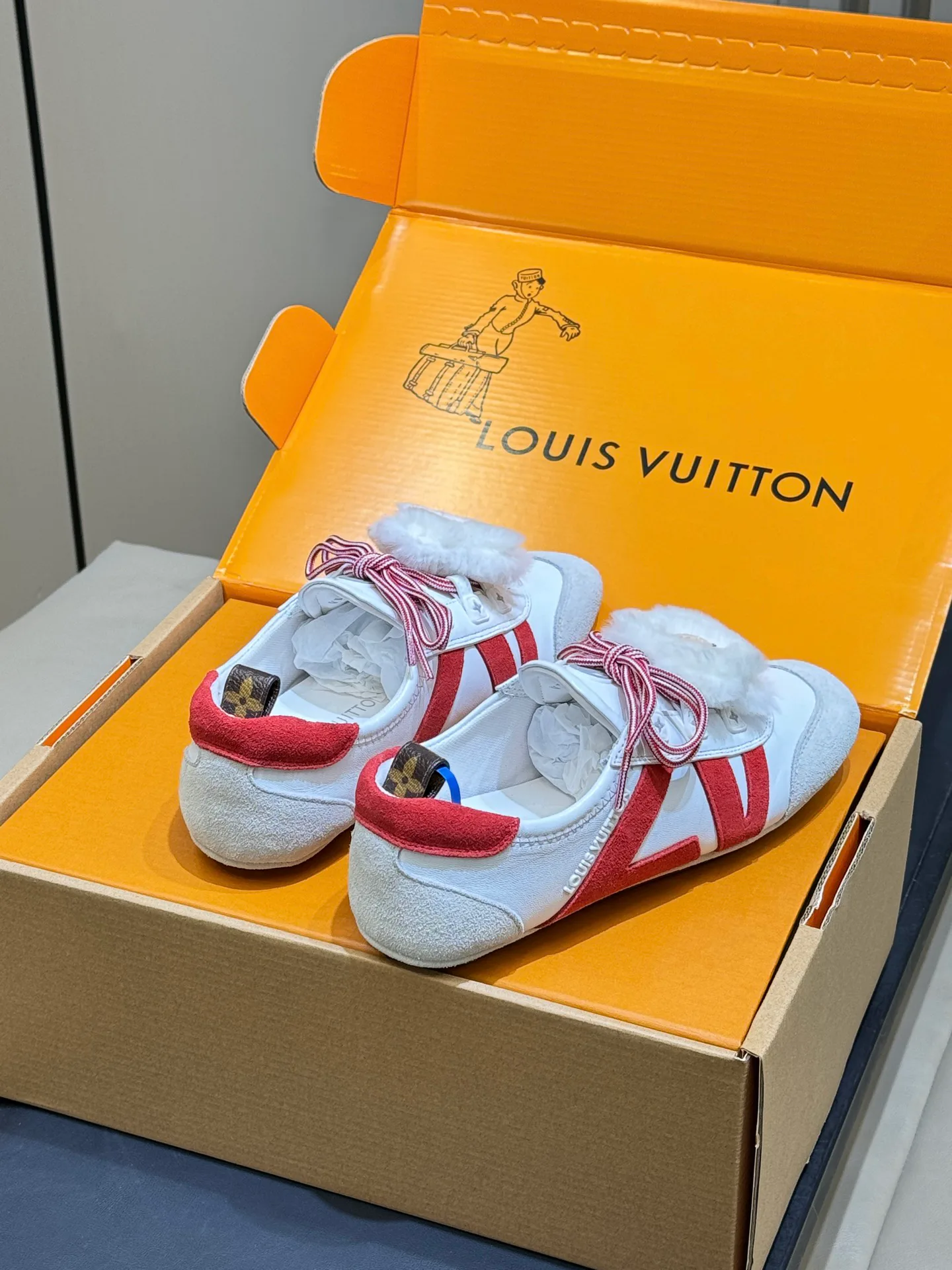 Кроссовки Женские Louis Vuitton 2768329