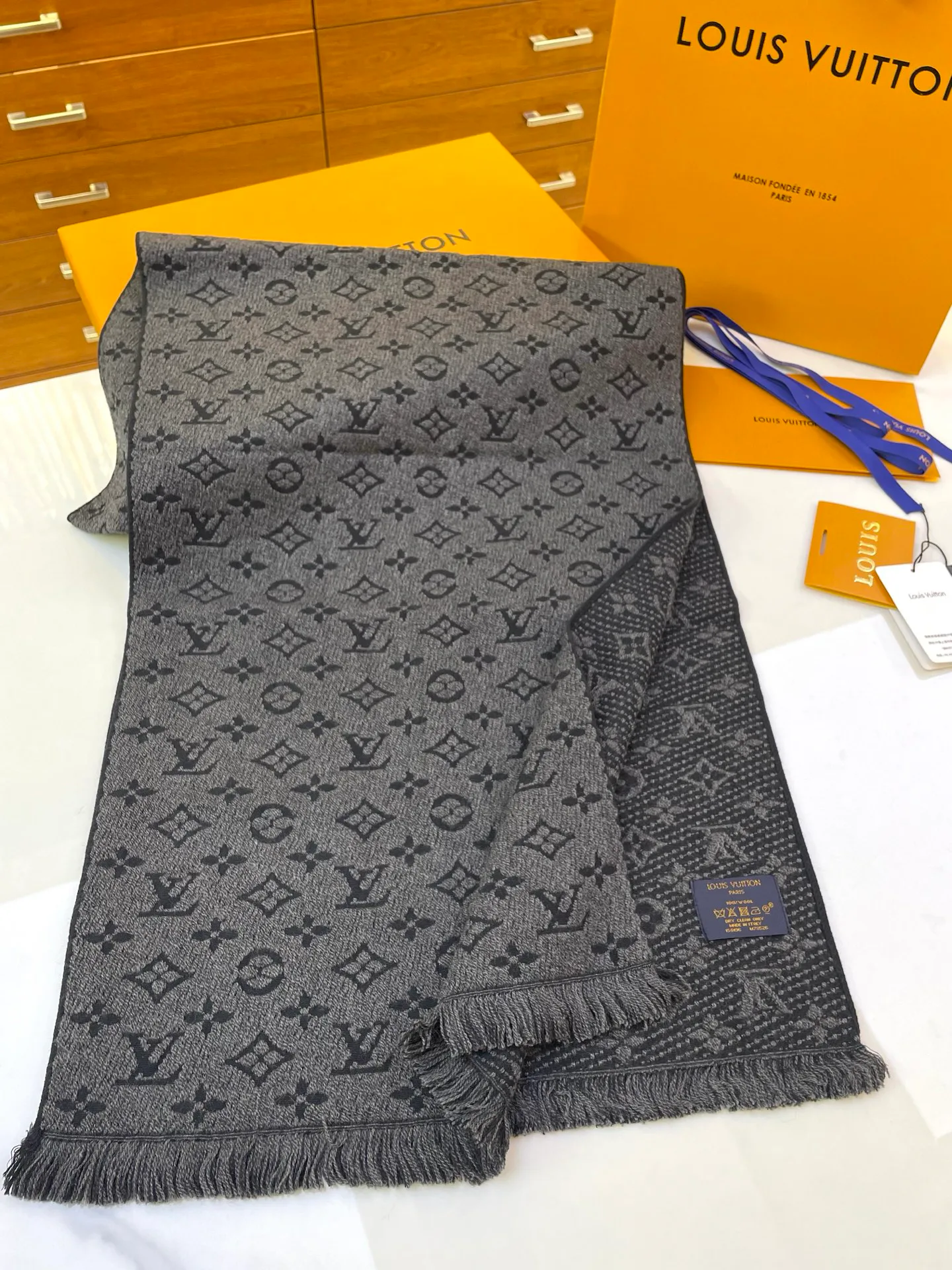 Шарфы Louis Vuitton 1981465