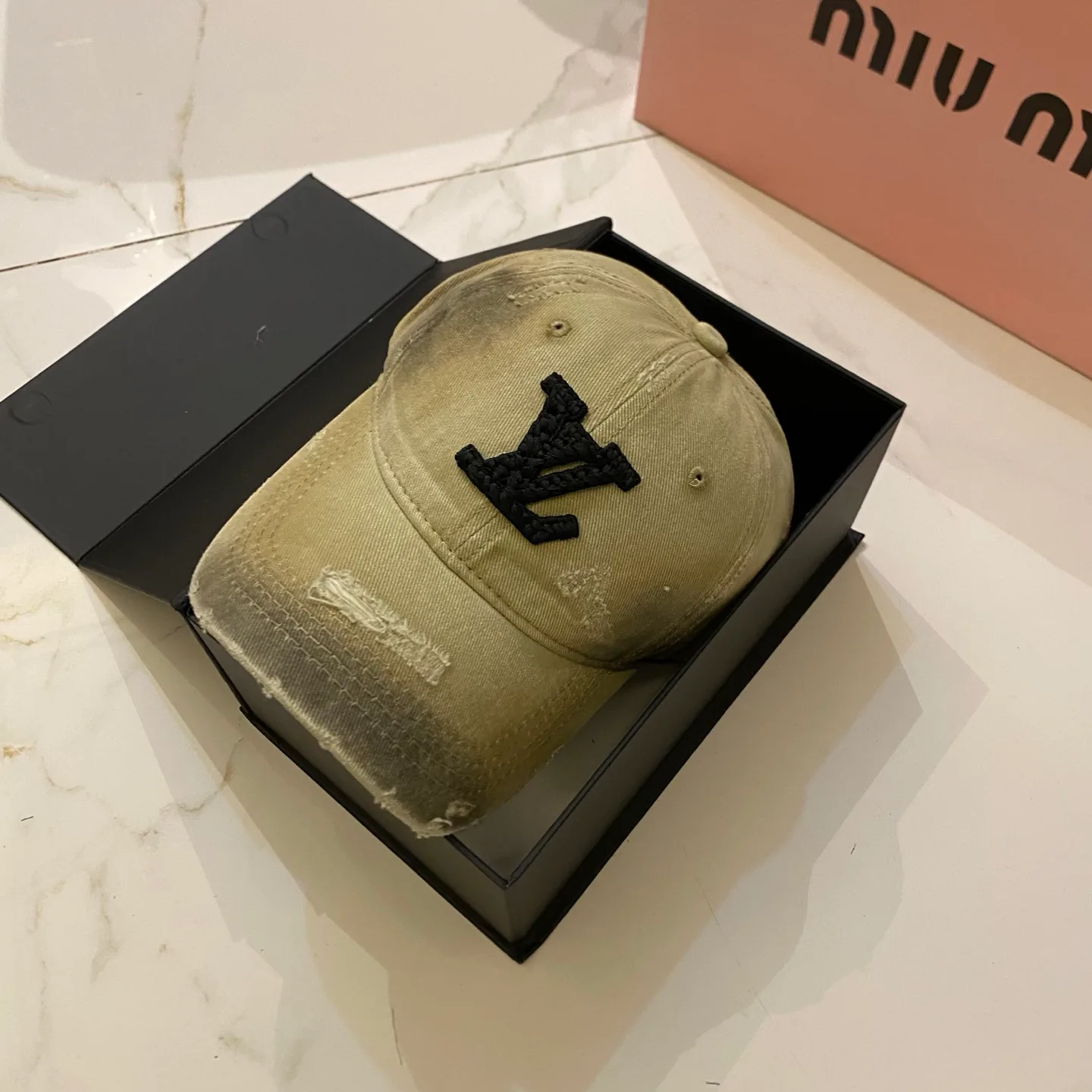 Головные Уборы Louis Vuitton 11852939